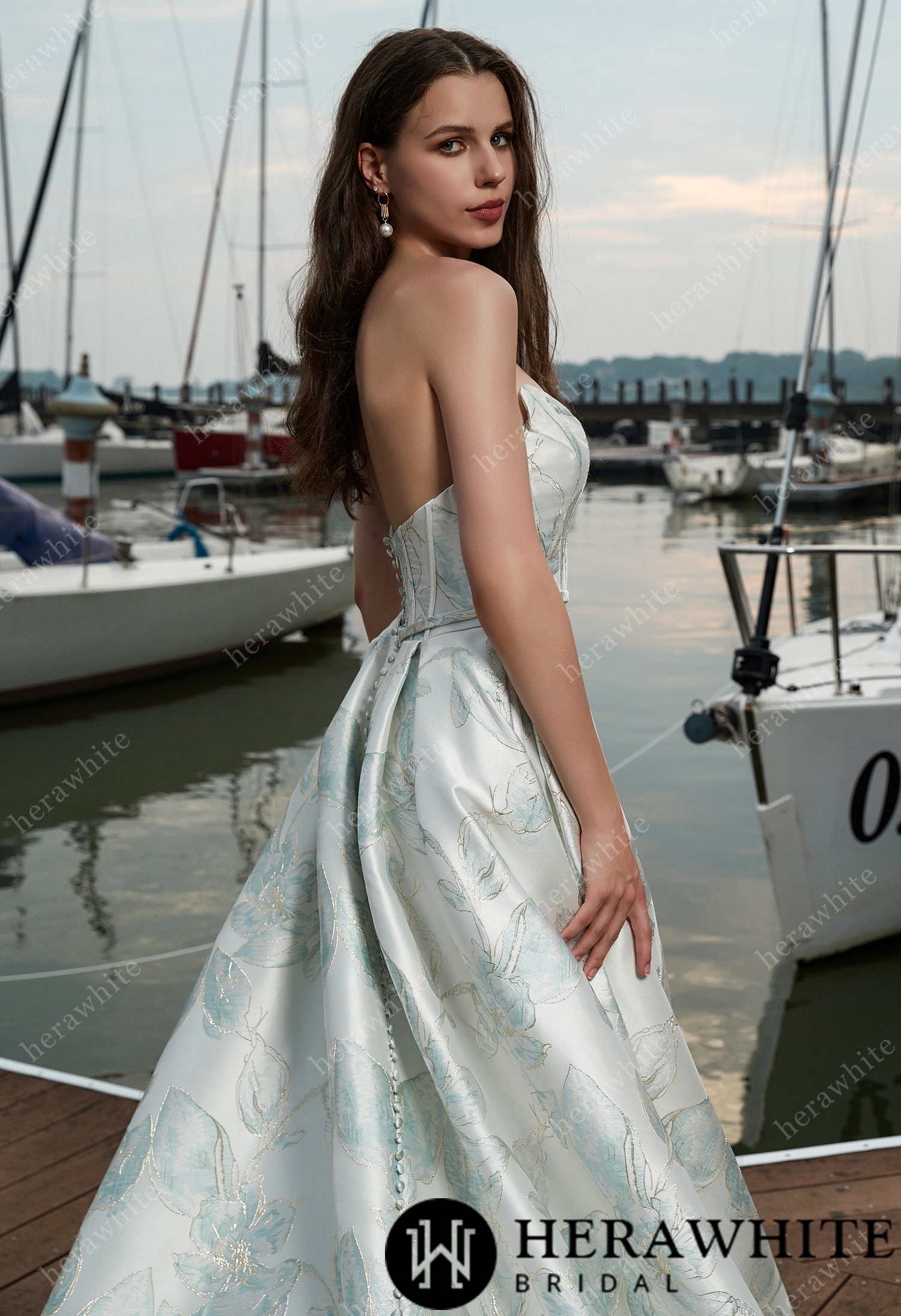 In Stock/ Satin Sleeveless A-Line Split And Grace Wedding Dress