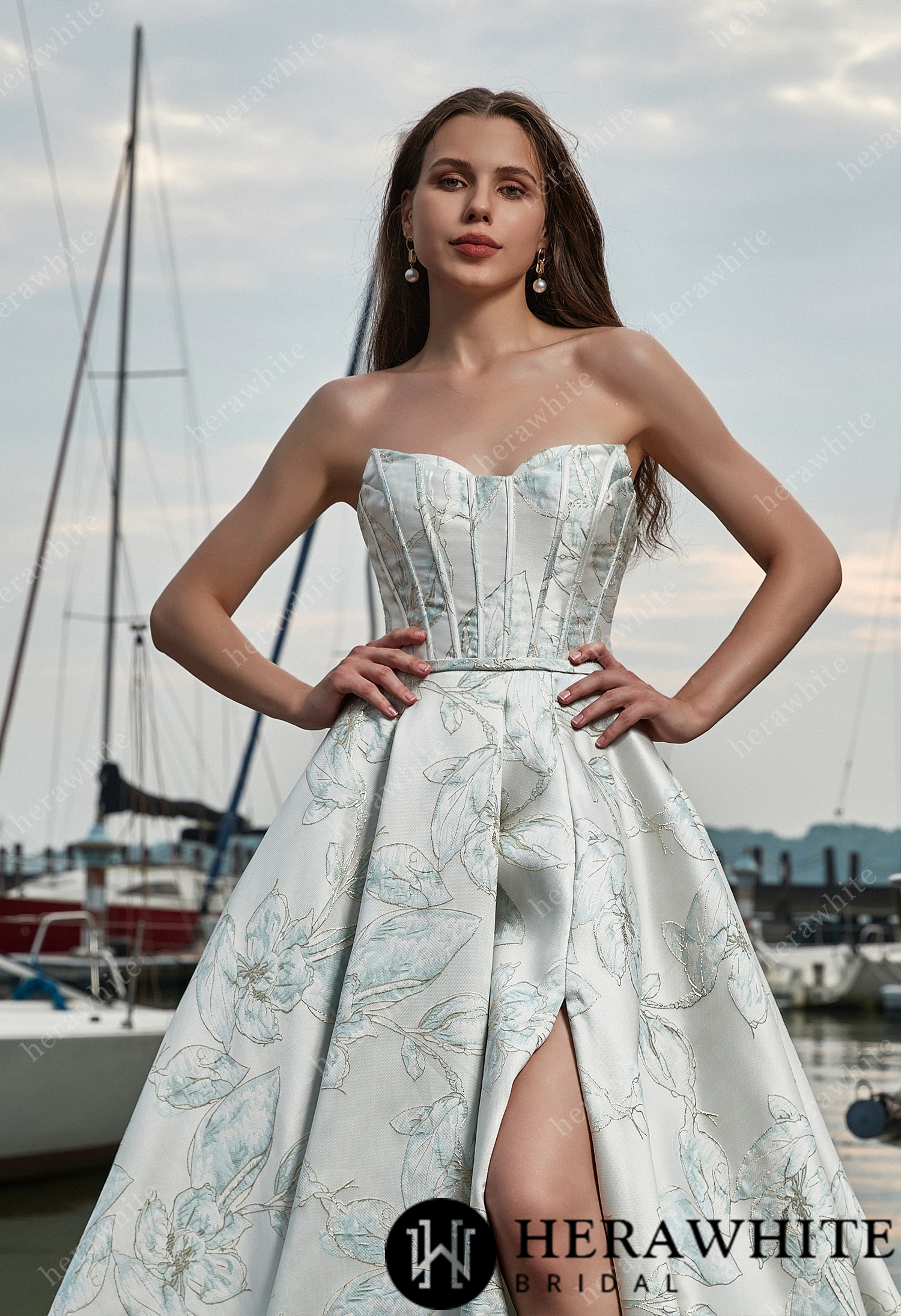 In Stock/ Satin Sleeveless A-Line Split And Grace Wedding Dress
