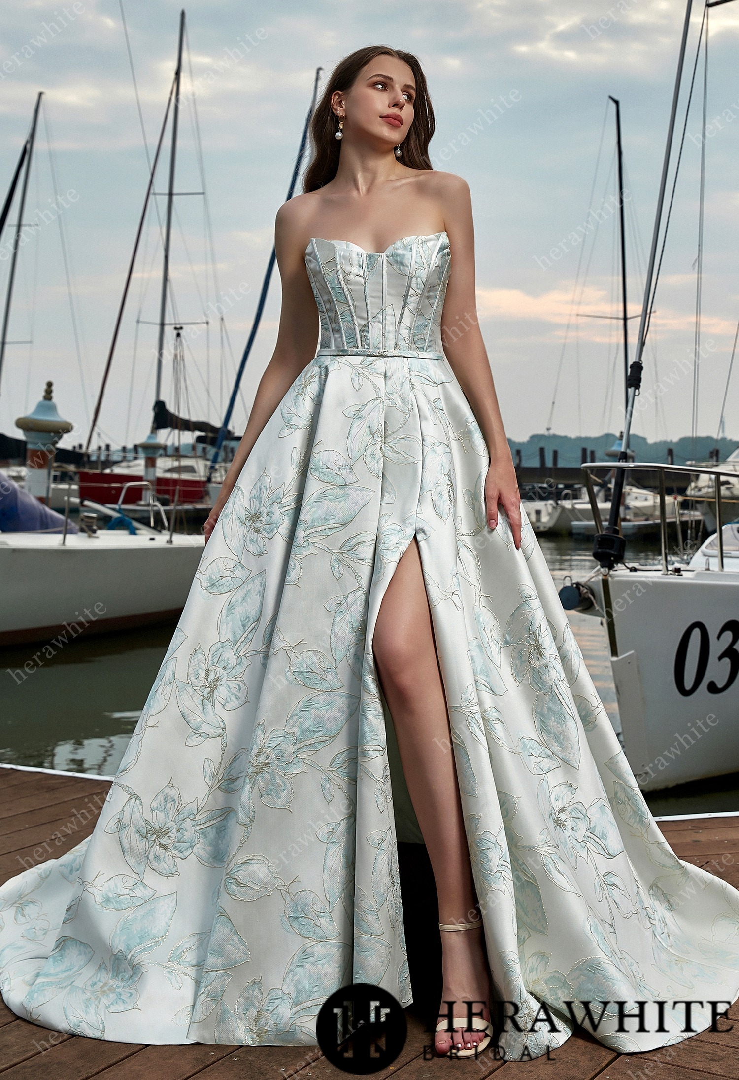 In Stock/ Satin Sleeveless A-Line Split And Grace Wedding Dress