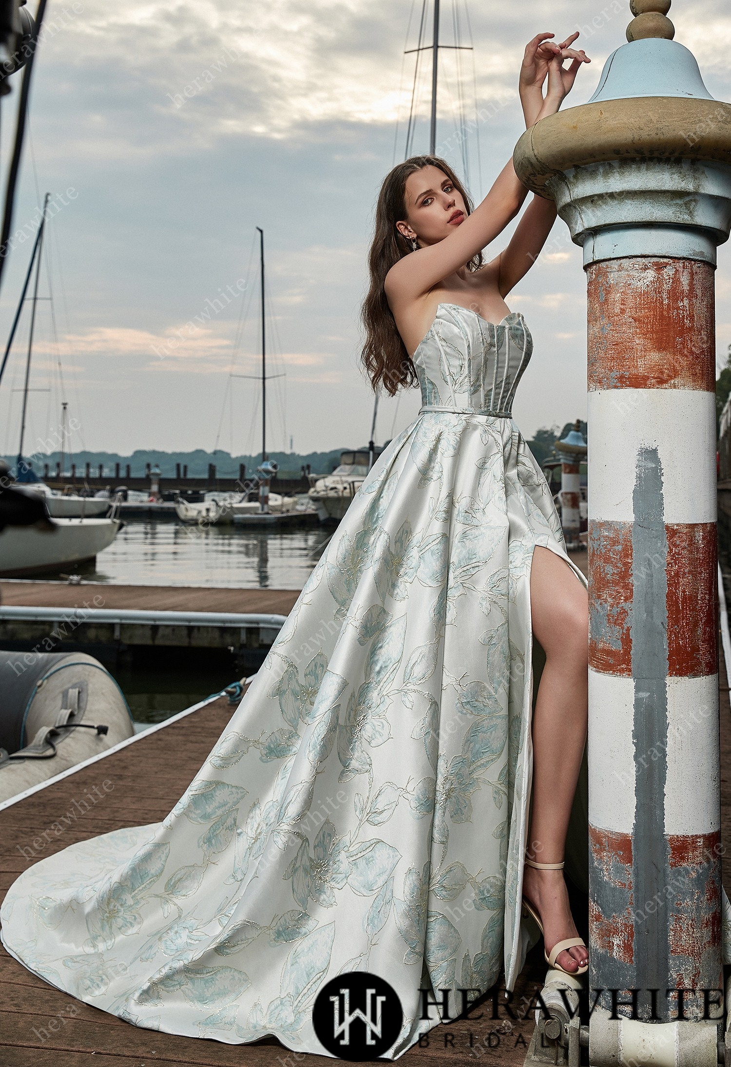 In Stock/ Satin Sleeveless A-Line Split And Grace Wedding Dress