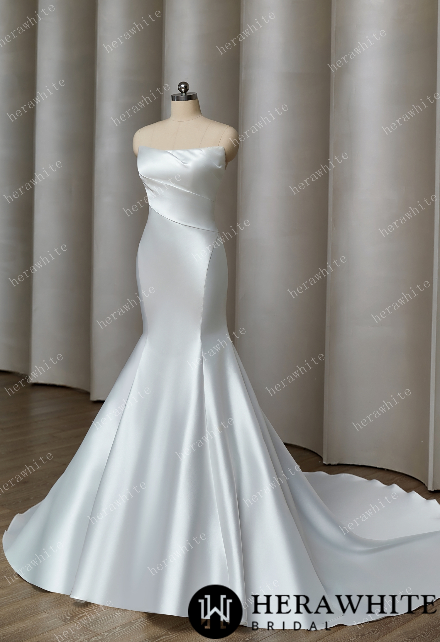 Classic Silhouette: Strapless Mermaid Gown with Button-Adorned Back