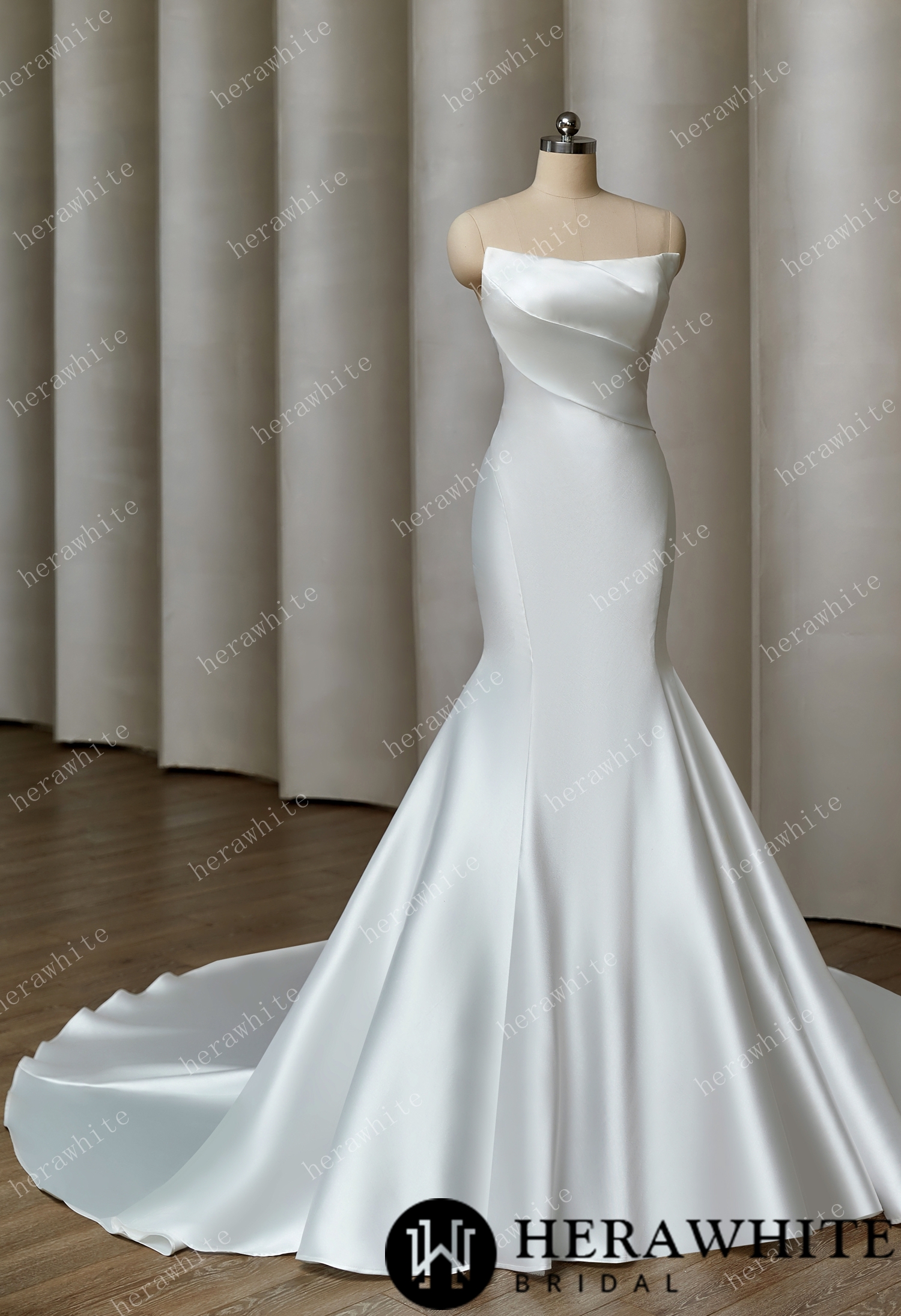 Classic Silhouette: Strapless Mermaid Gown with Button-Adorned Back