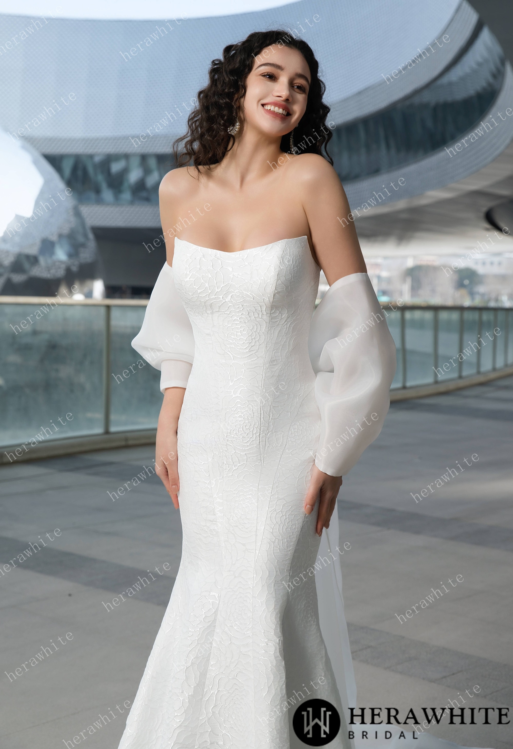Exquisite Mermaid Wedding Gown With Chic Detachable Bow