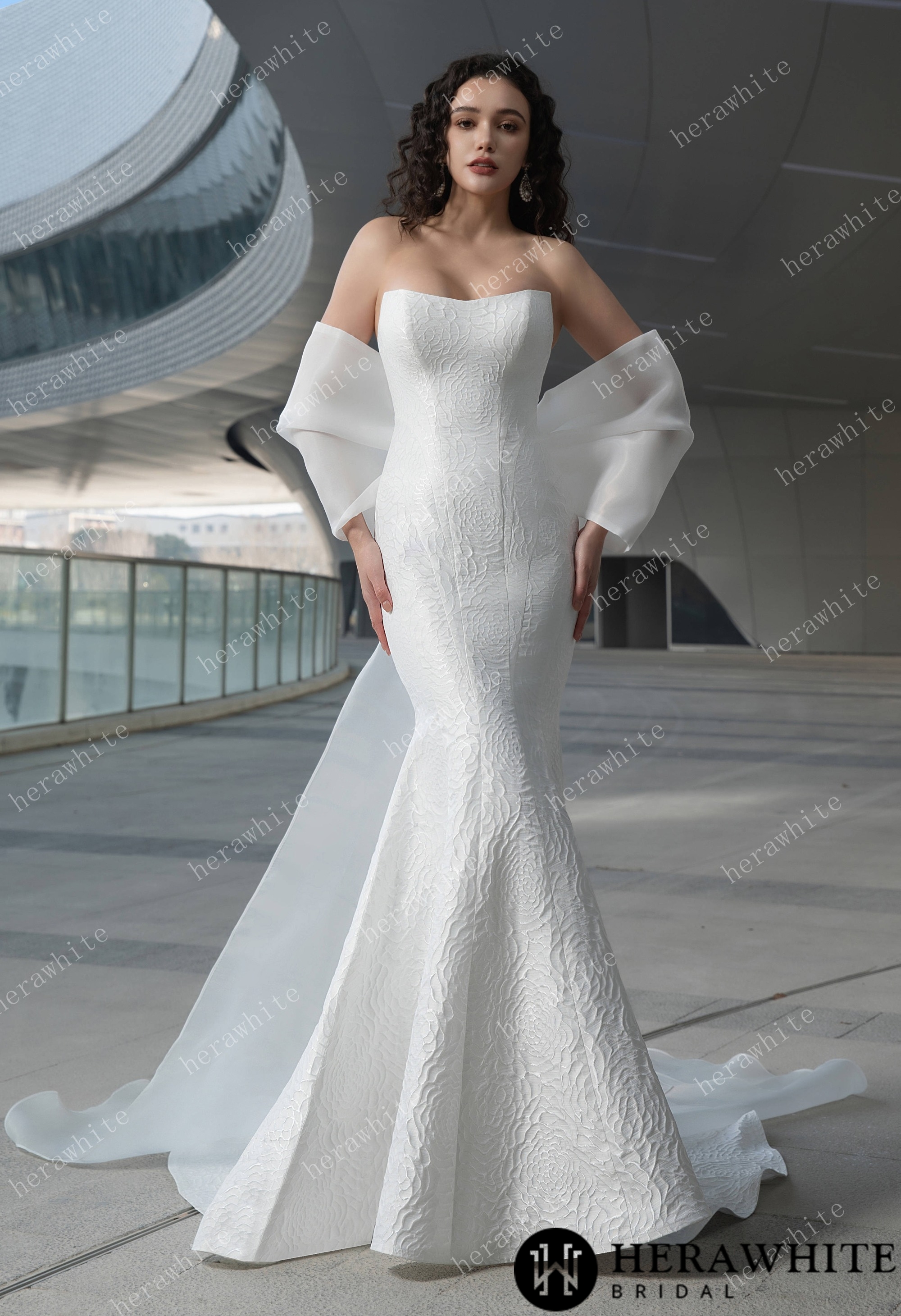 Exquisite Mermaid Wedding Gown With Chic Detachable Bow