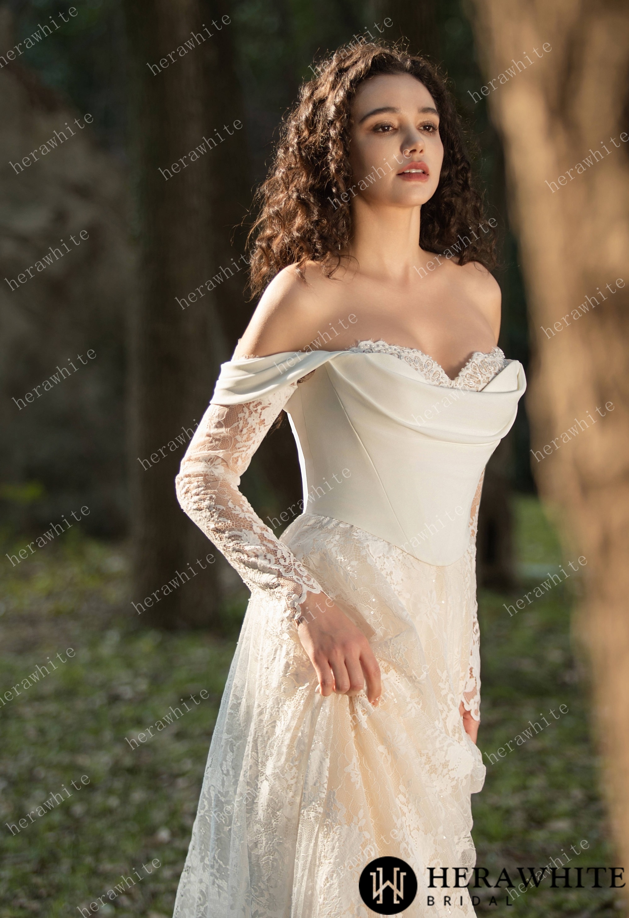 Chantilly Lace Sweetheart Wedding Gown with Long Sleeves and Detachable Jacket