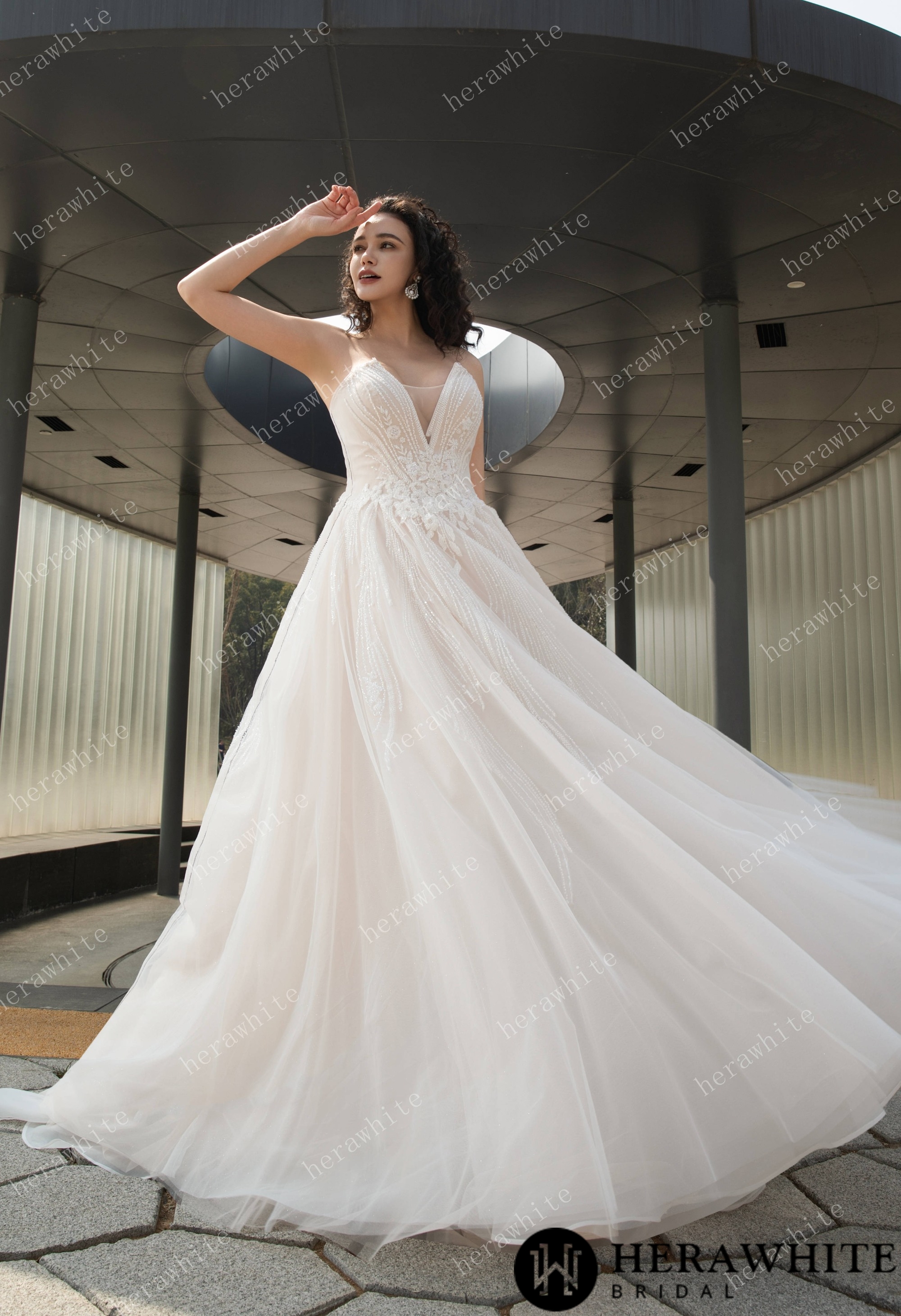 Ethereal Glow A Dreamlike Sparkling Bridal Gown