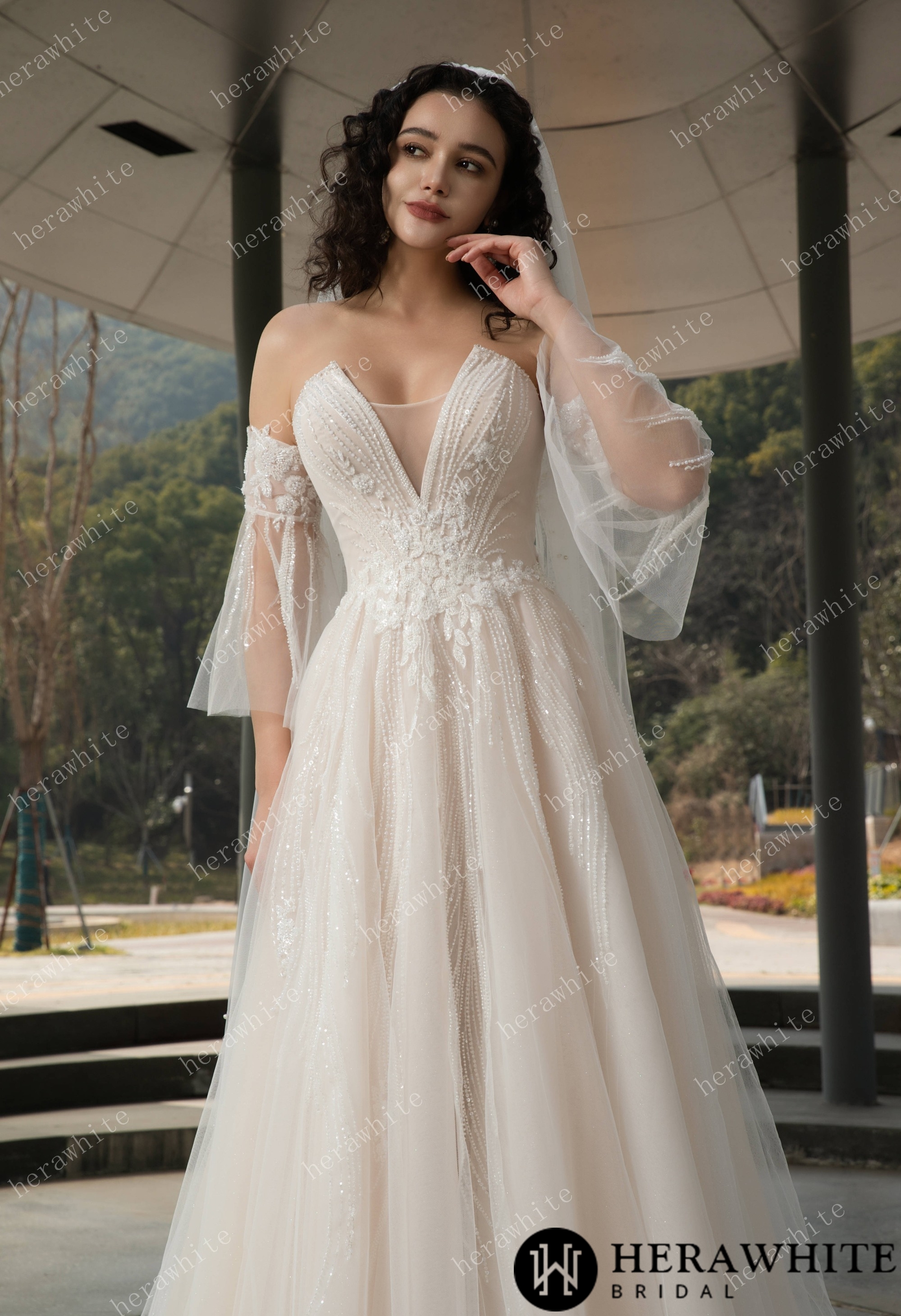 Ethereal Glow A Dreamlike Sparkling Bridal Gown