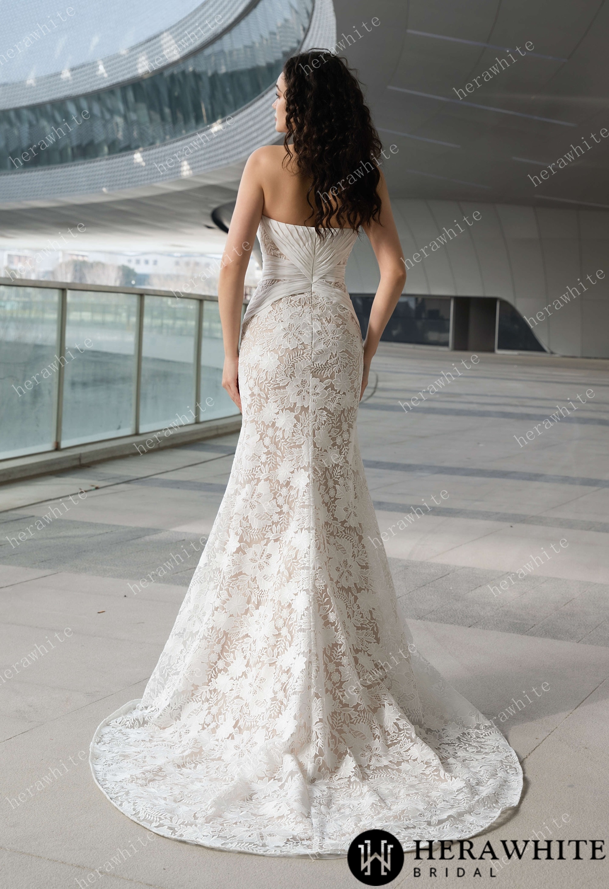 Elegant Strapless Pleated Wedding Dress with Lace Mermaid Skirt and Flowing Sheer Cape