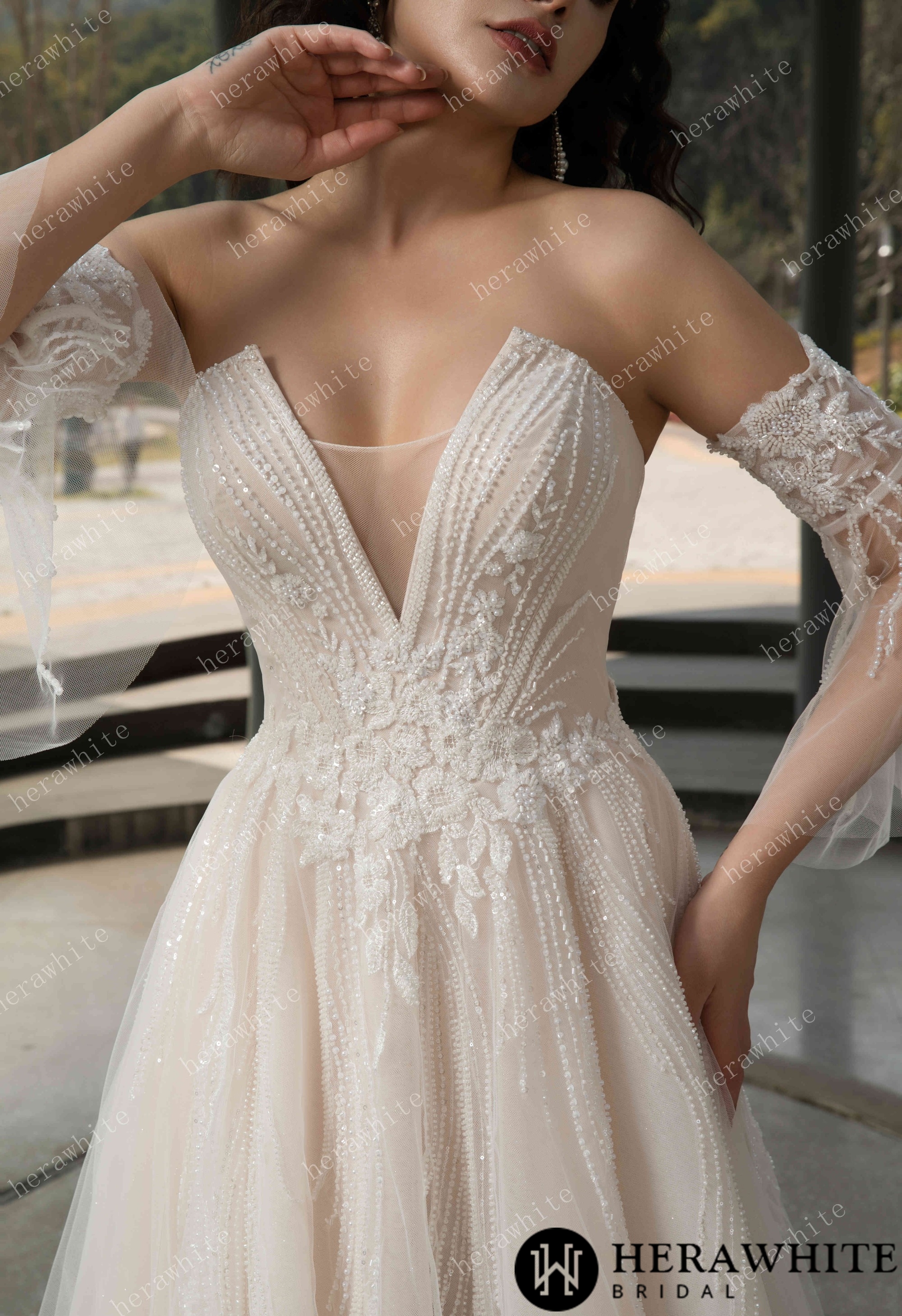 Ethereal Glow A Dreamlike Sparkling Bridal Gown