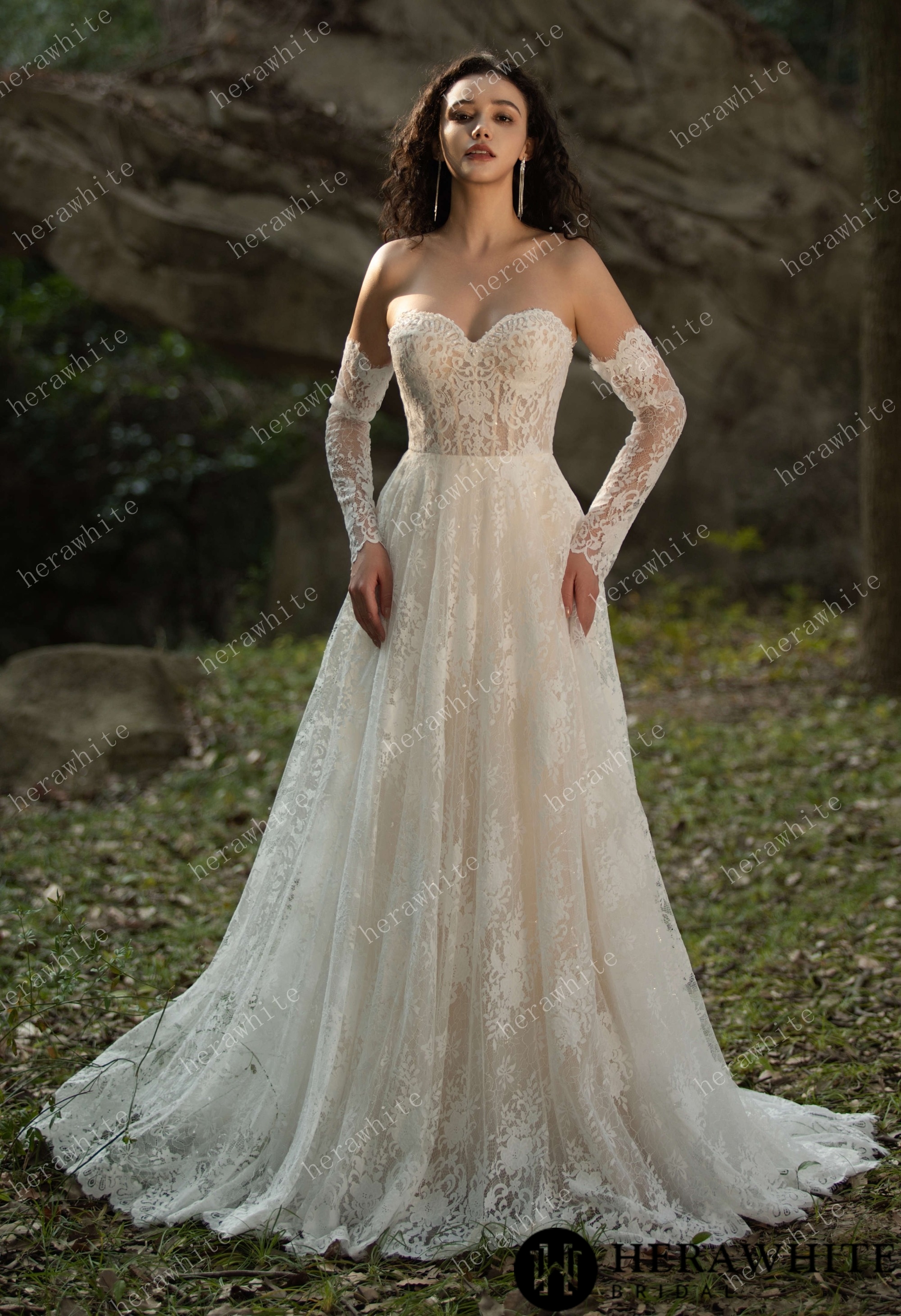 In Stock/ Chantilly Lace Sweetheart Wedding Gown with Long Sleeves and Detachable Jacket
