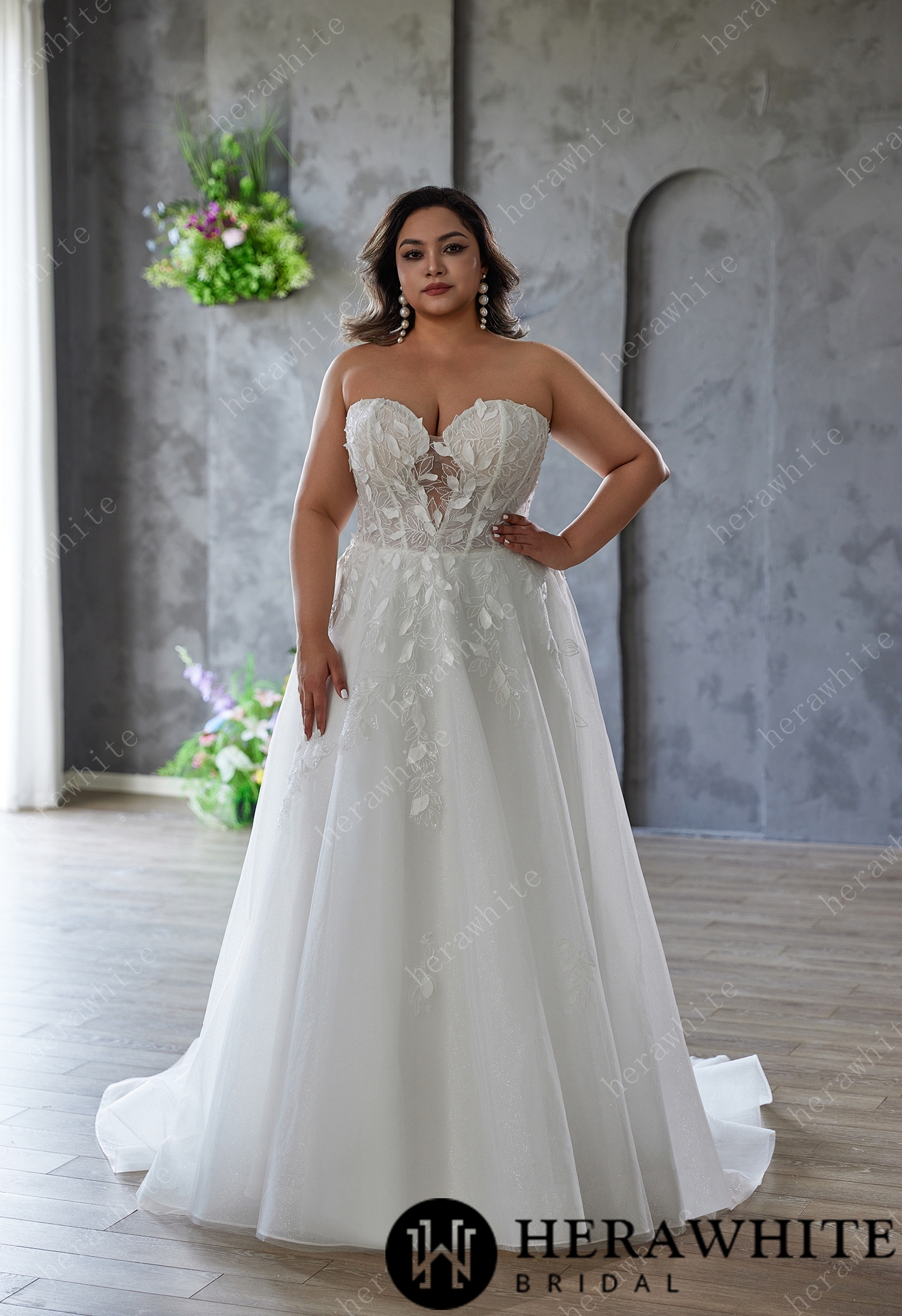 Romance in Bloom – Sweetheart Tulle Dress with 3D Appliqué