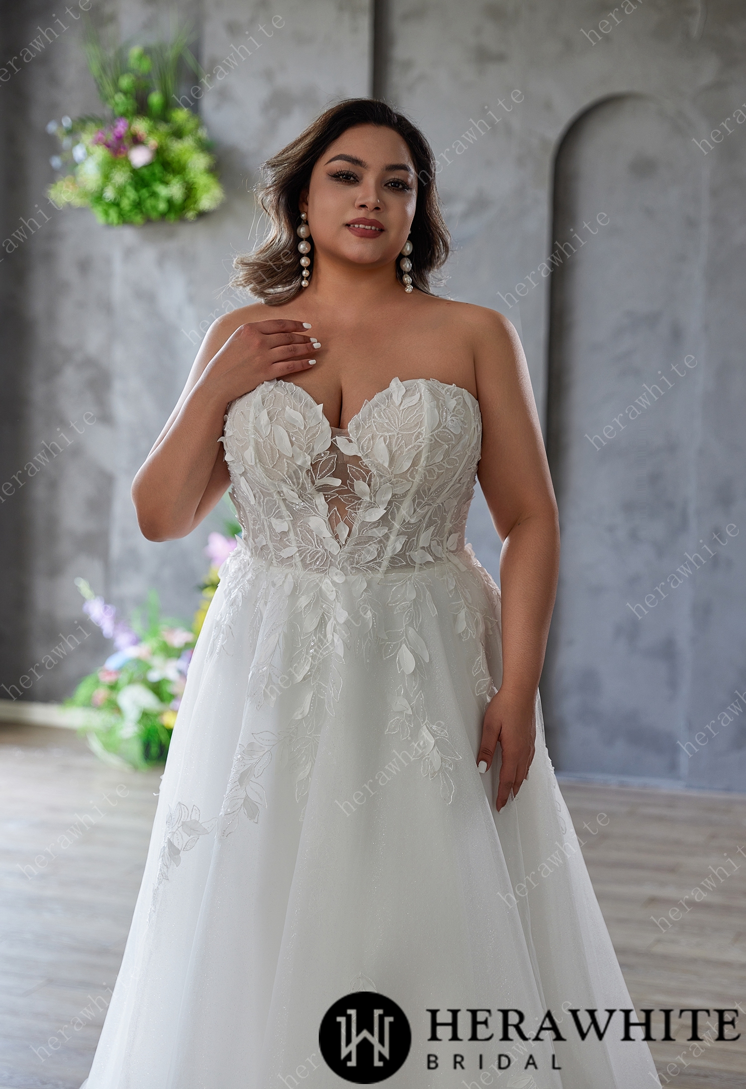 Romance in Bloom – Sweetheart Tulle Dress with 3D Appliqué