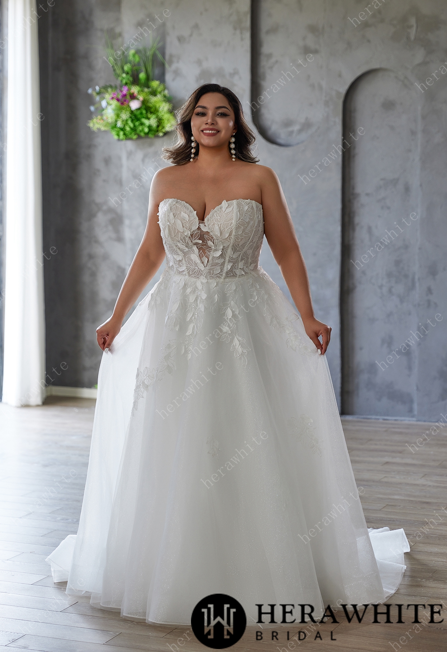 Romance in Bloom – Sweetheart Tulle Dress with 3D Appliqué