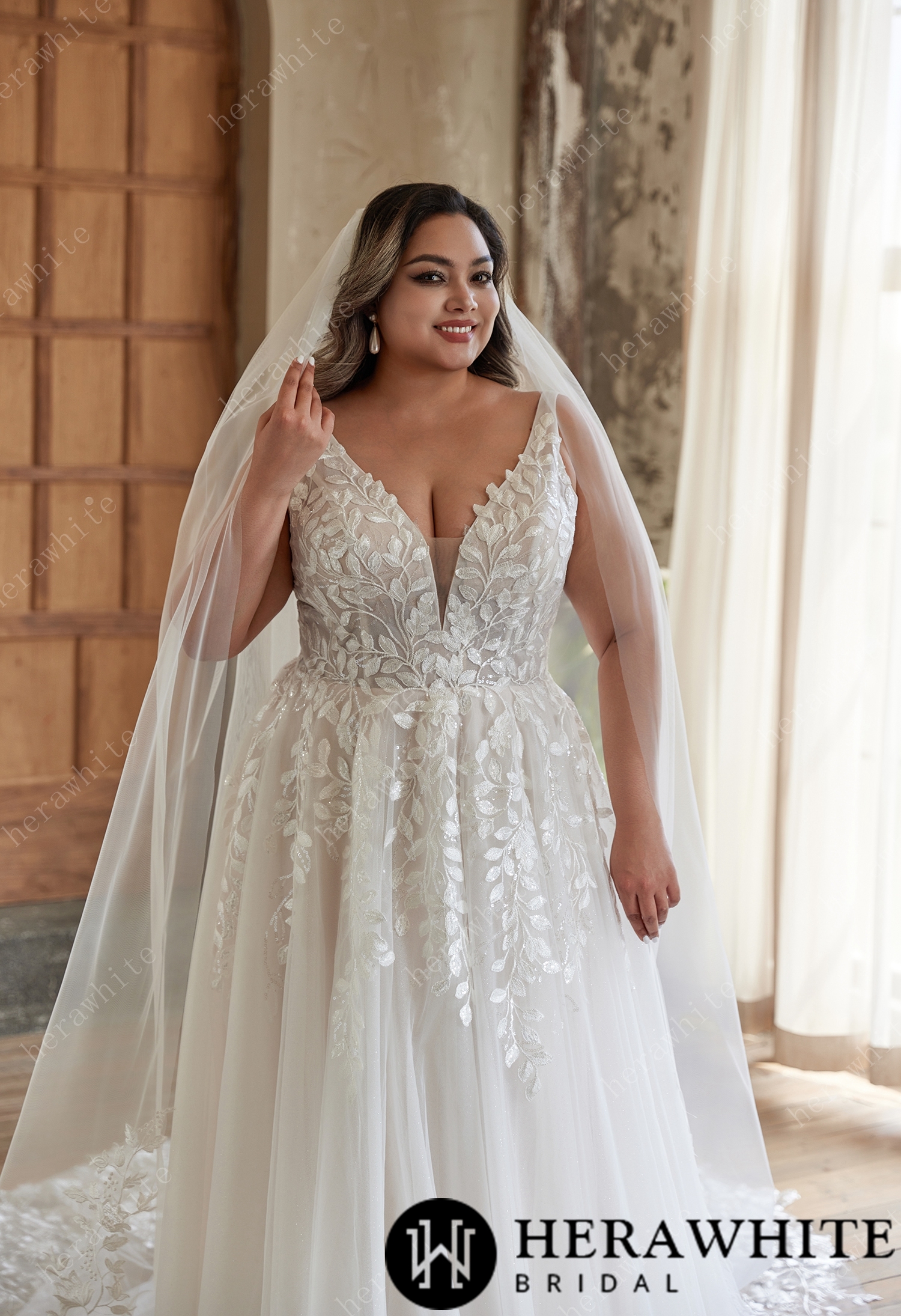 Exquisite Leaf Lace Tulle Wedding Dress with V Neckline