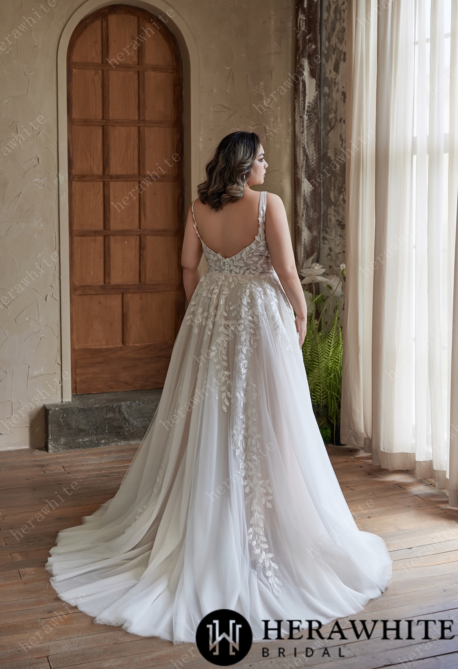Exquisite Leaf Lace Tulle Wedding Dress with V Neckline
