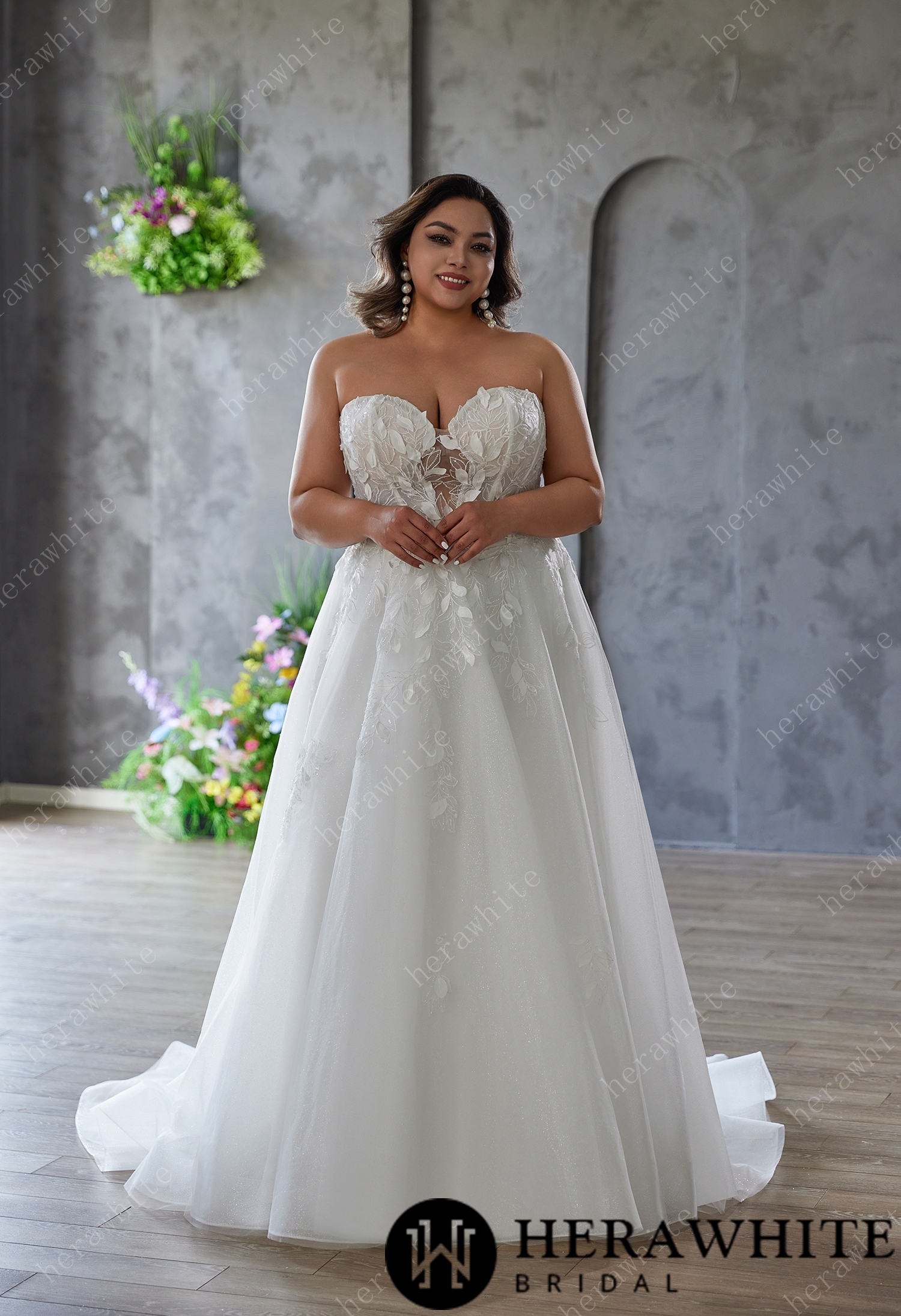Romance in Bloom – Sweetheart Tulle Dress with 3D Appliqué