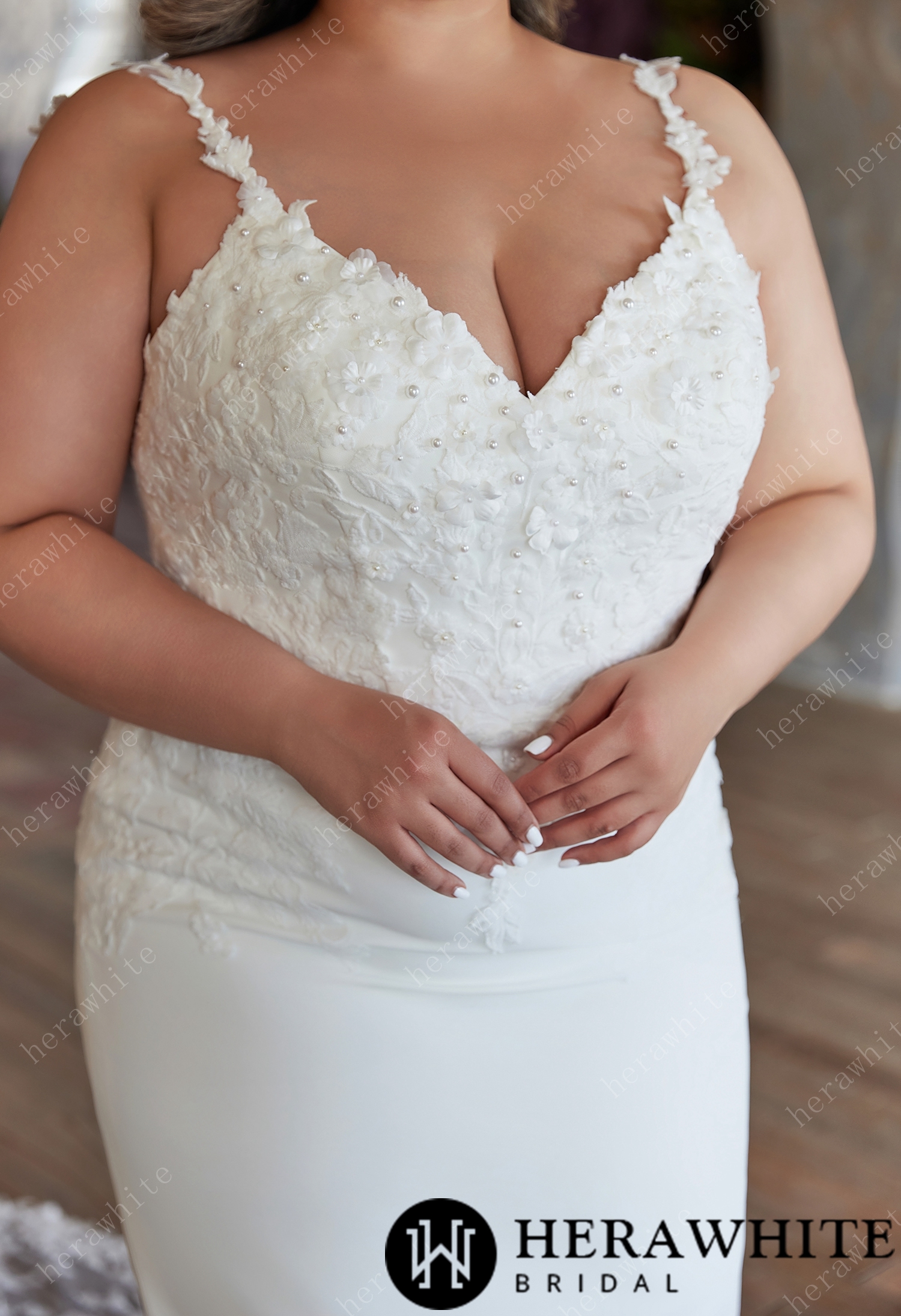 V-Neck Straps Grace Wedding Dress Featuring Appliques Tulle
