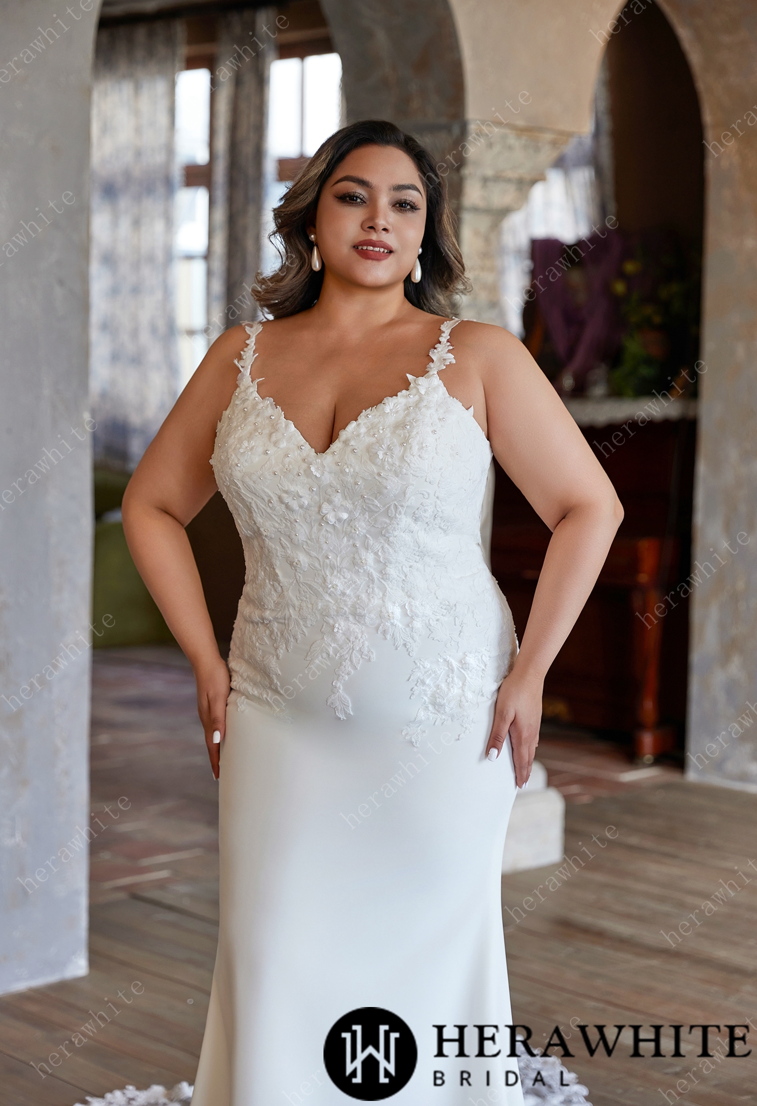 V-Neck Straps Grace Wedding Dress Featuring Appliques Tulle