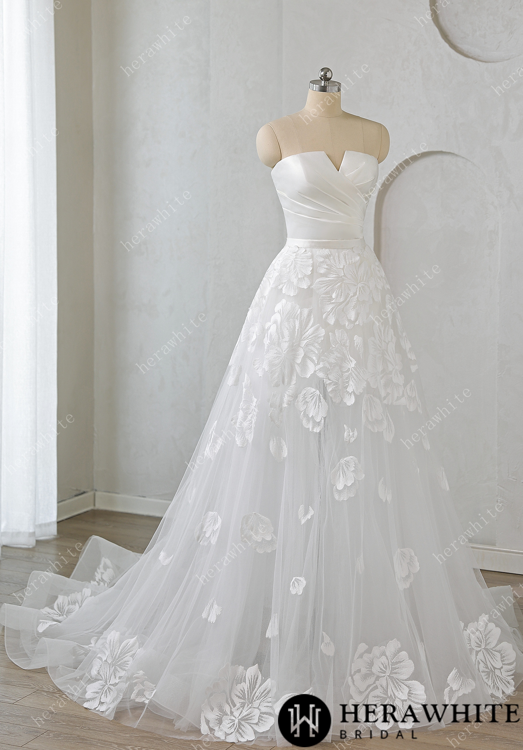 Modern Sweetheart Mini Wedding Dress with Overskirt for Two Looks in One