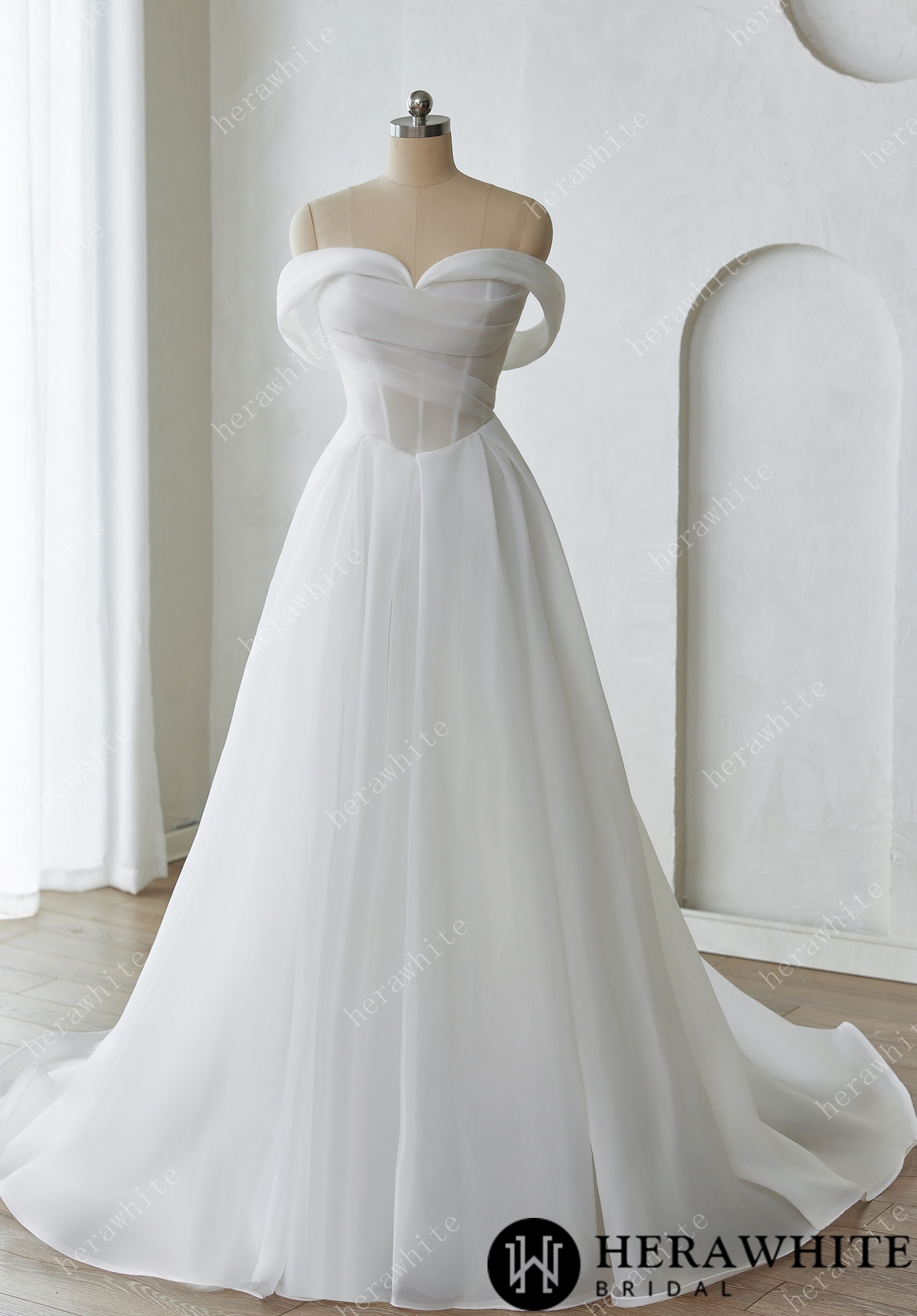 Romantic A-Line Wedding Dress with Detachable Off-Shoulder Straps and Pockets