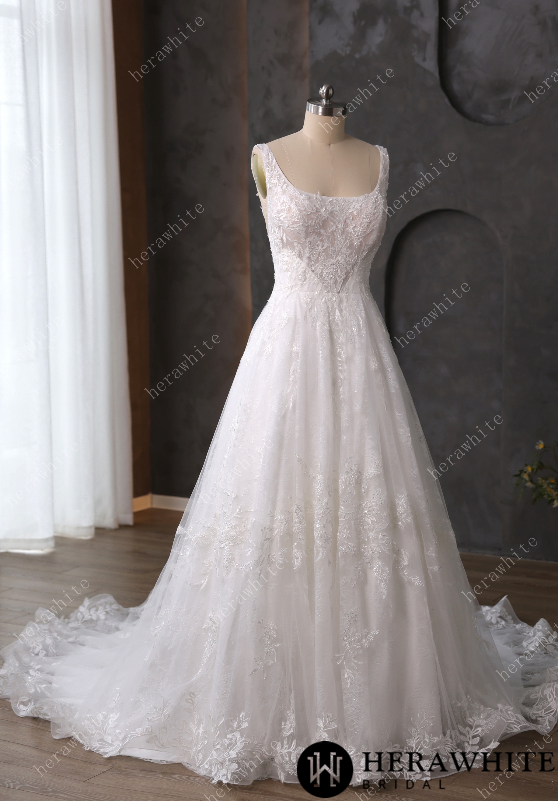 Timeless Square Neck Tulle Wedding Dress with Delicate Lace Embroidery