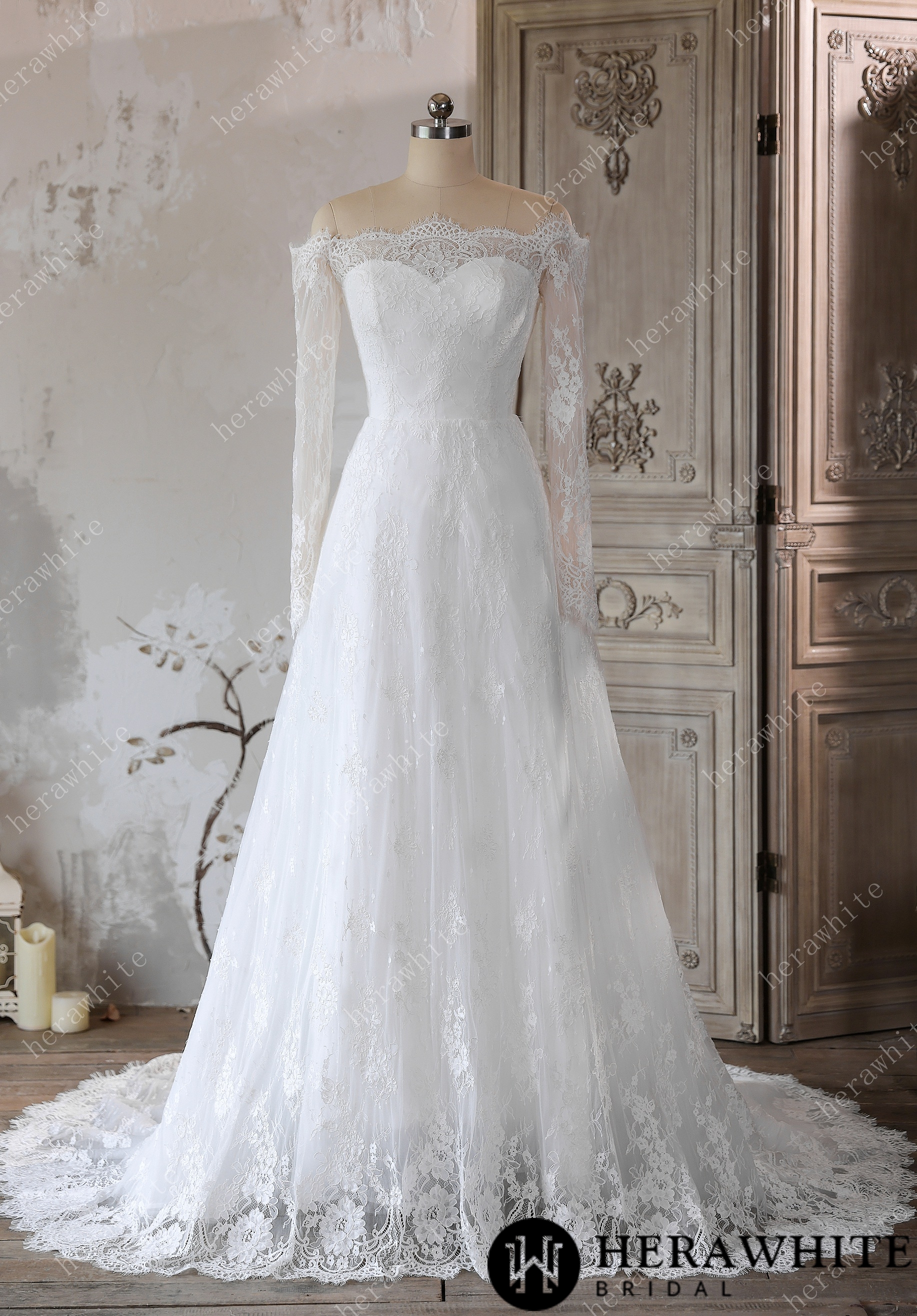 Exquisite Off-the-Shoulder Long Sleeve Chantilly Lace Wedding Dress