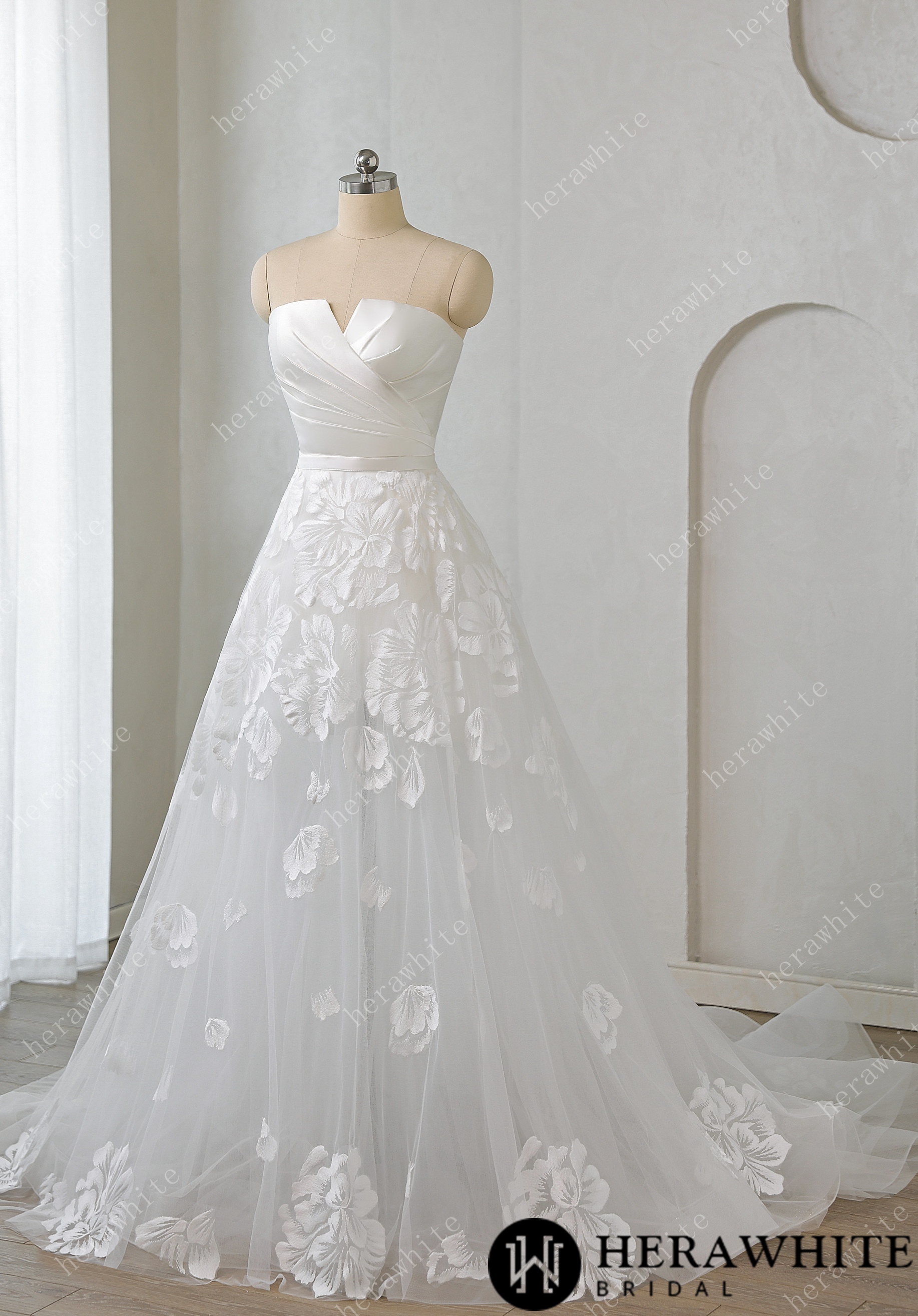 Modern Sweetheart Mini Wedding Dress with Overskirt for Two Looks in One