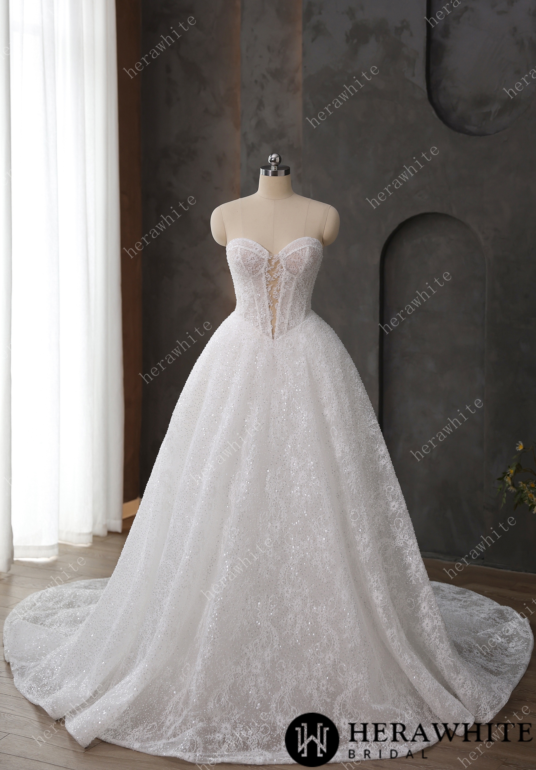 Stunning Sweetheart Neckline Sequined Lace Keyhole Wedding Dress