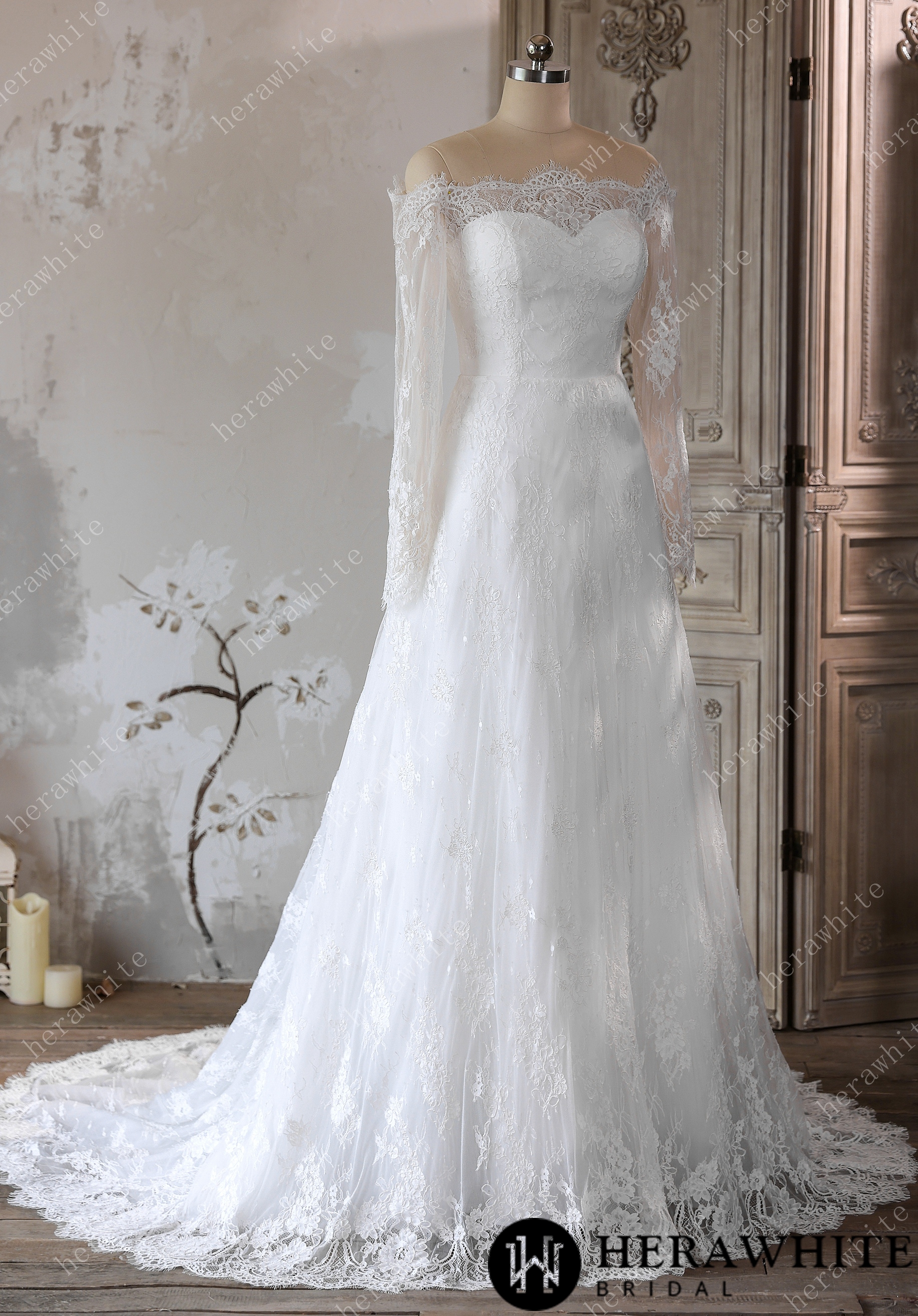 Exquisite Off-the-Shoulder Long Sleeve Chantilly Lace Wedding Dress