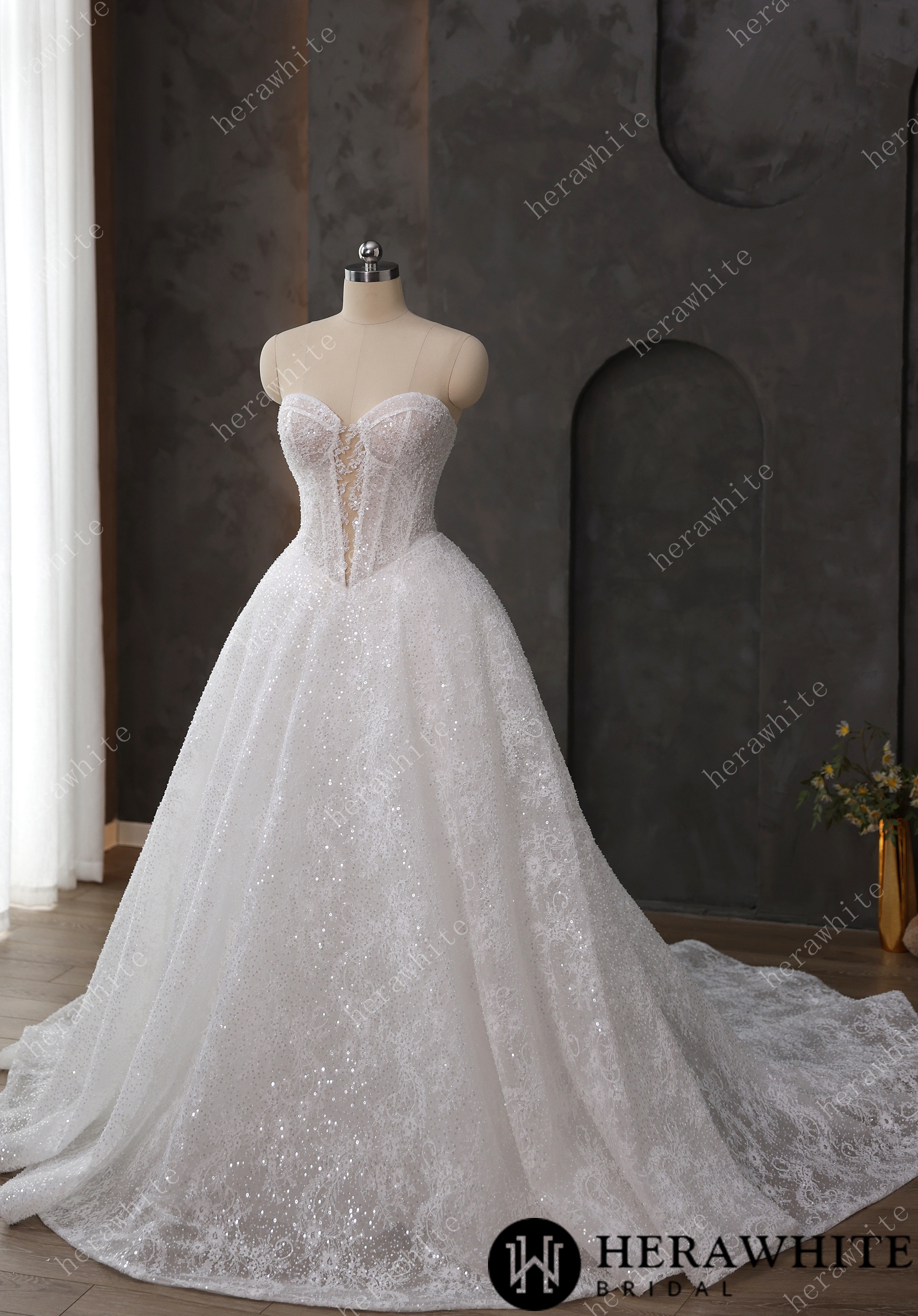 Stunning Sweetheart Neckline Sequined Lace Keyhole Wedding Dress