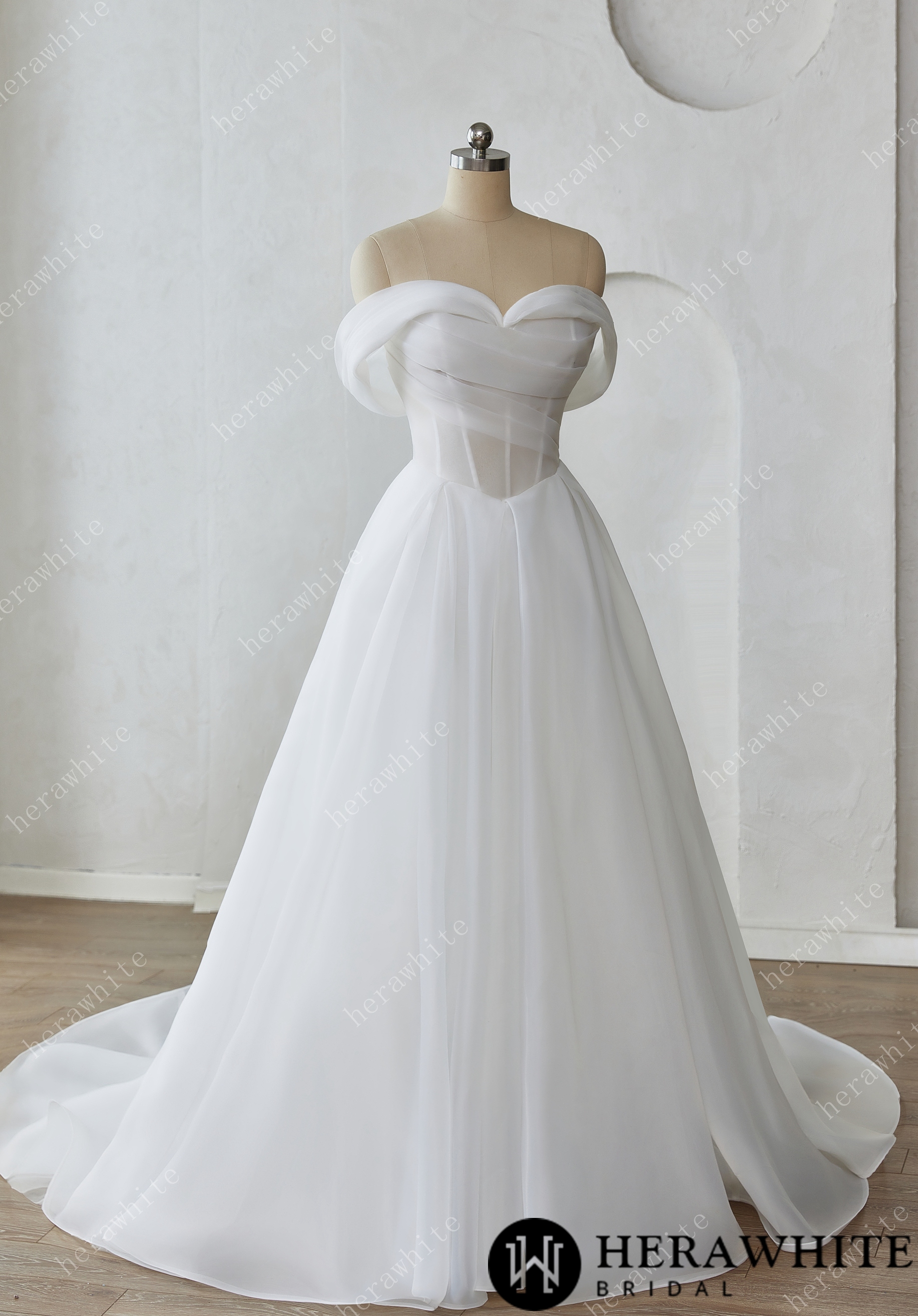 Romantic A-Line Wedding Dress with Detachable Off-Shoulder Straps and Pockets