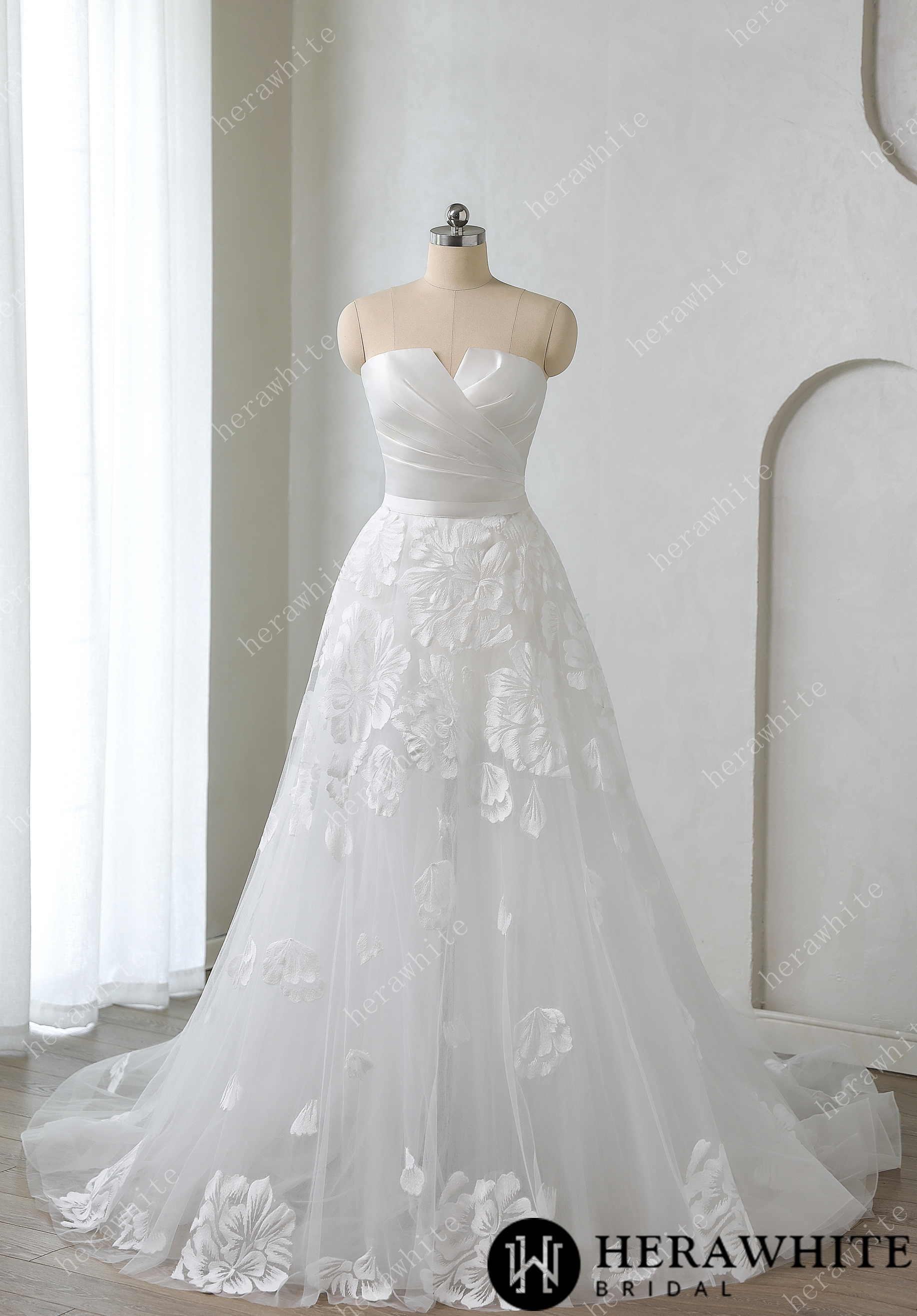 Modern Sweetheart Mini Wedding Dress with Overskirt for Two Looks in One