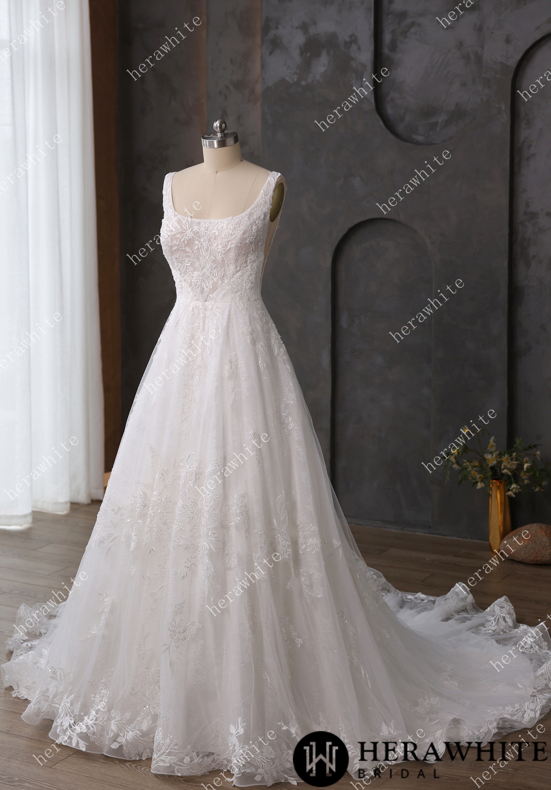Timeless Square Neck Tulle Wedding Dress with Delicate Lace Embroidery