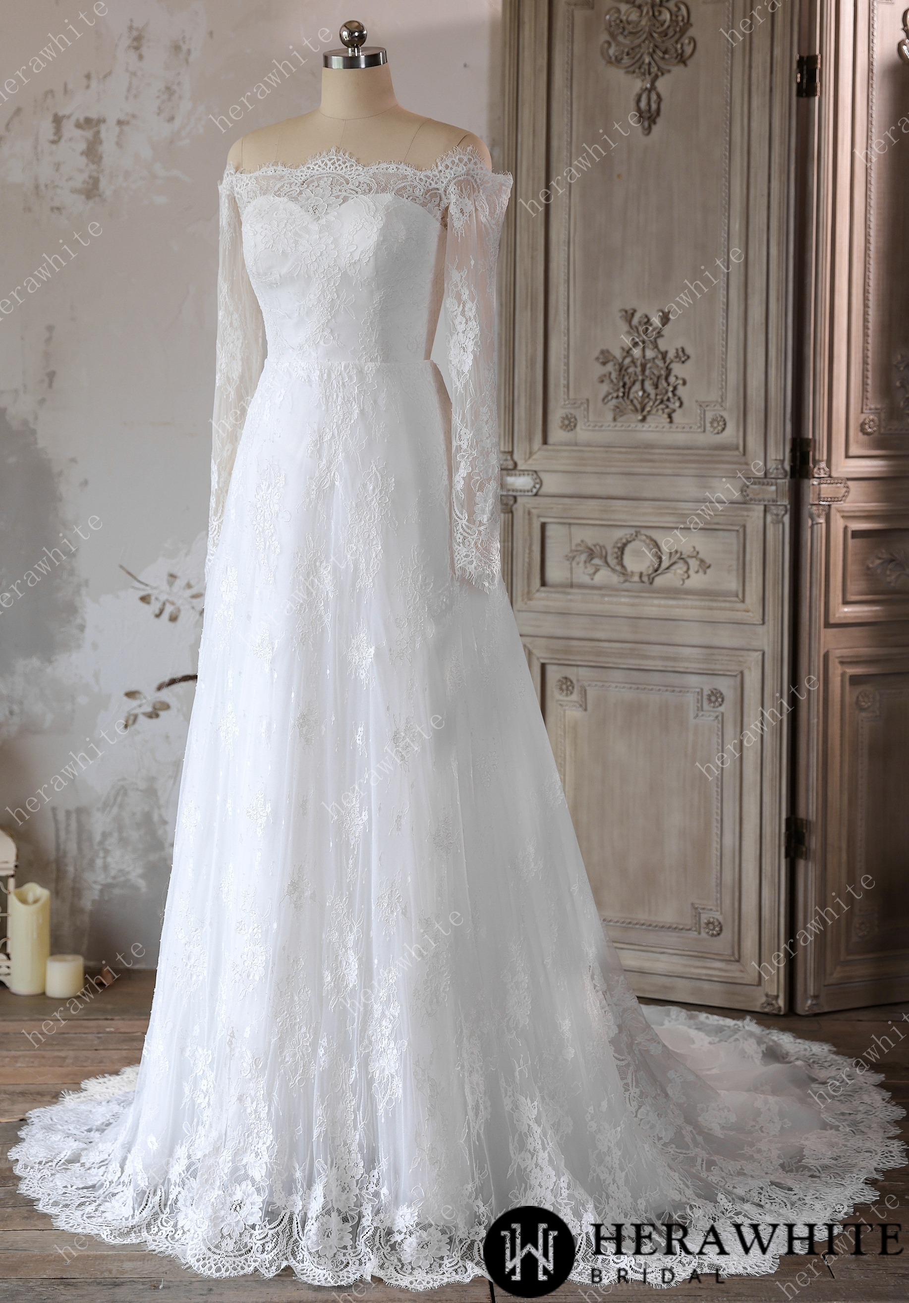 Exquisite Off-the-Shoulder Long Sleeve Chantilly Lace Wedding Dress