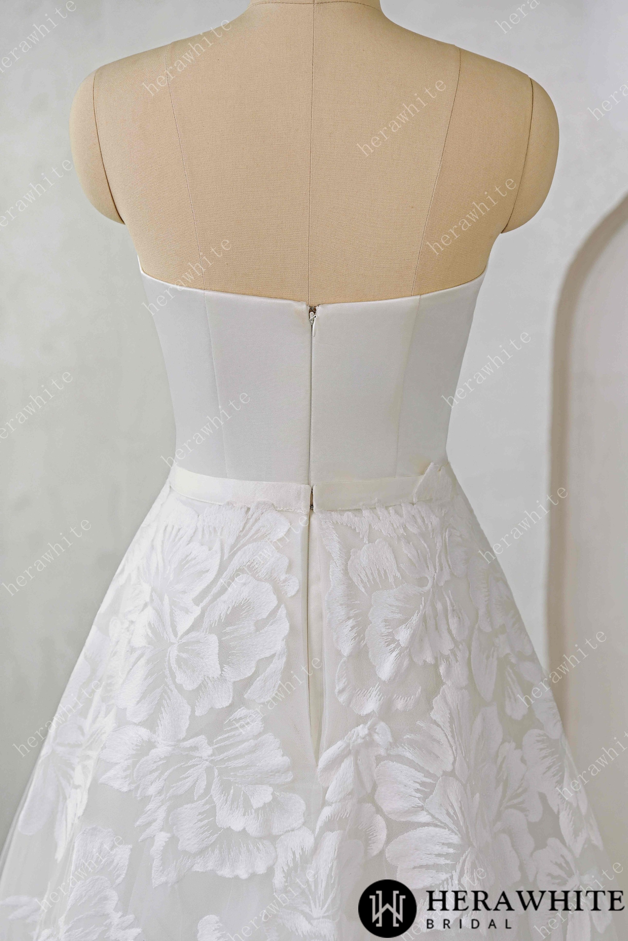 Modern Sweetheart Mini Wedding Dress with Overskirt for Two Looks in One