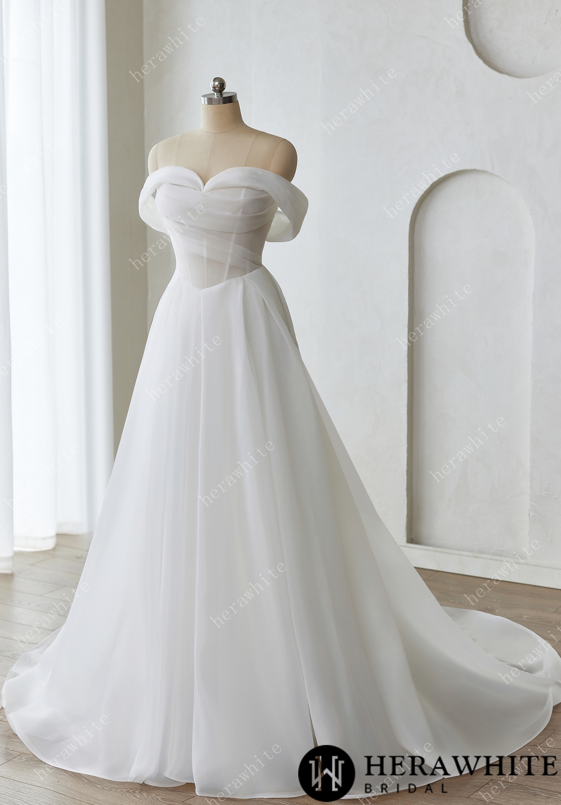 Romantic A-Line Wedding Dress with Detachable Off-Shoulder Straps and Pockets
