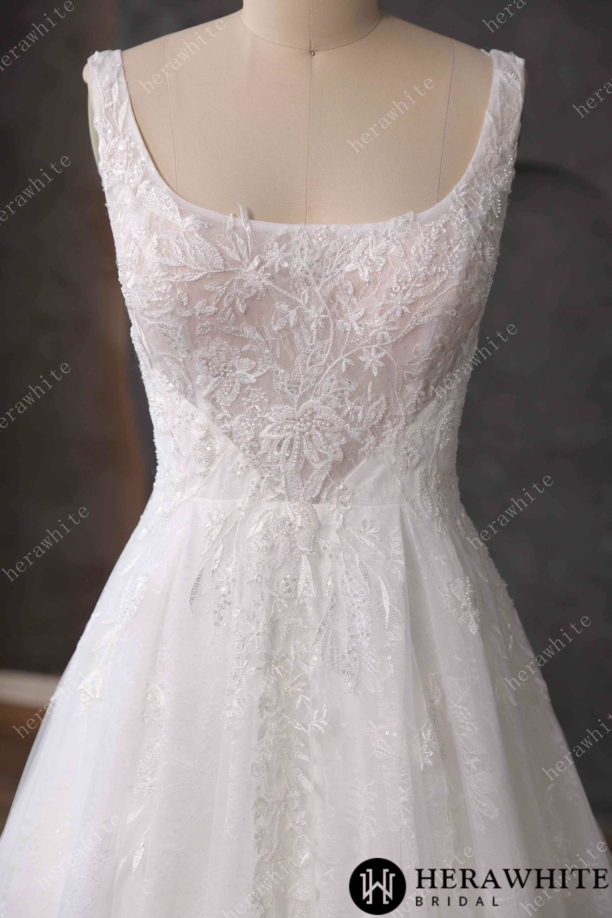 Timeless Square Neck Tulle Wedding Dress with Delicate Lace Embroidery