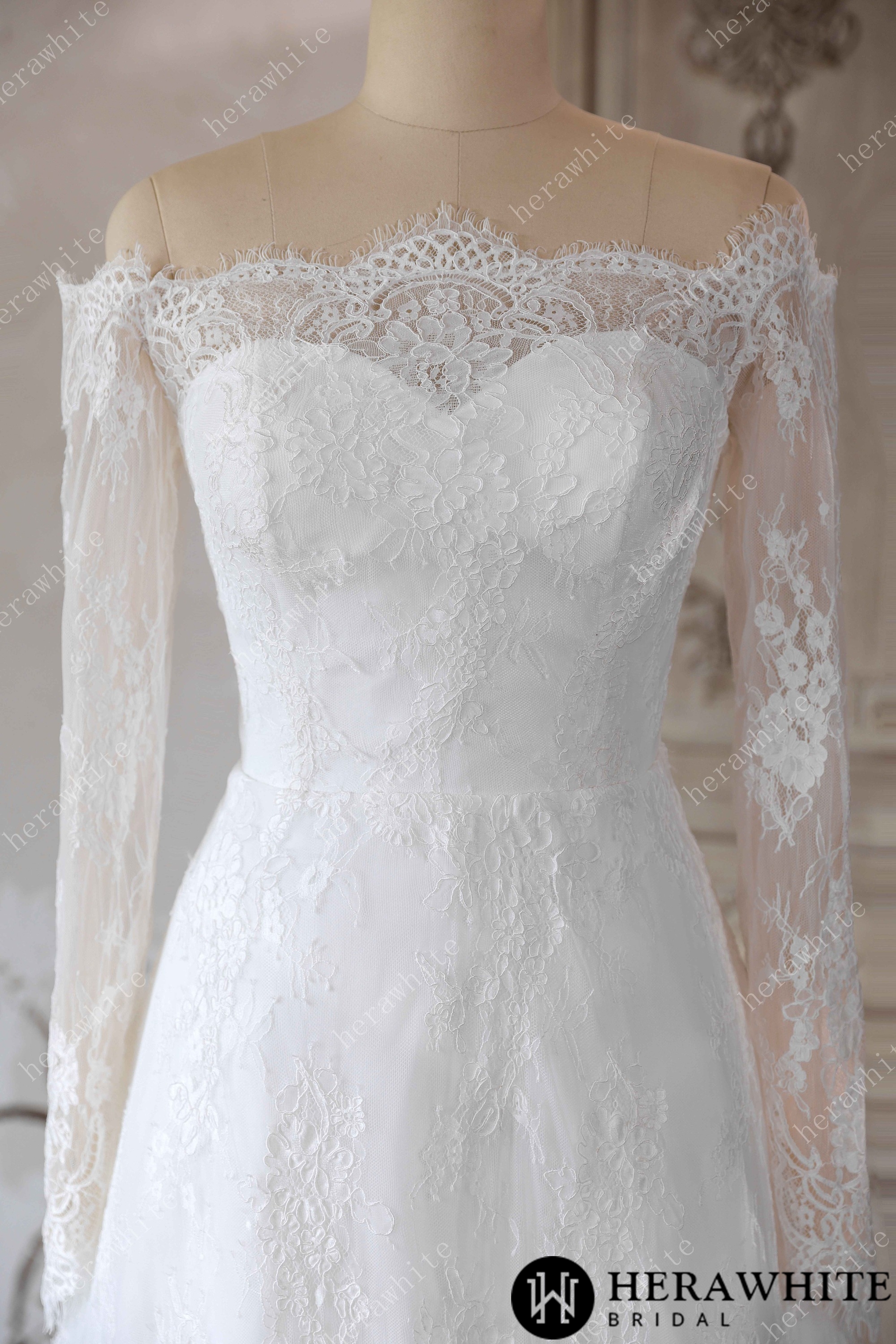 Exquisite Off-the-Shoulder Long Sleeve Chantilly Lace Wedding Dress