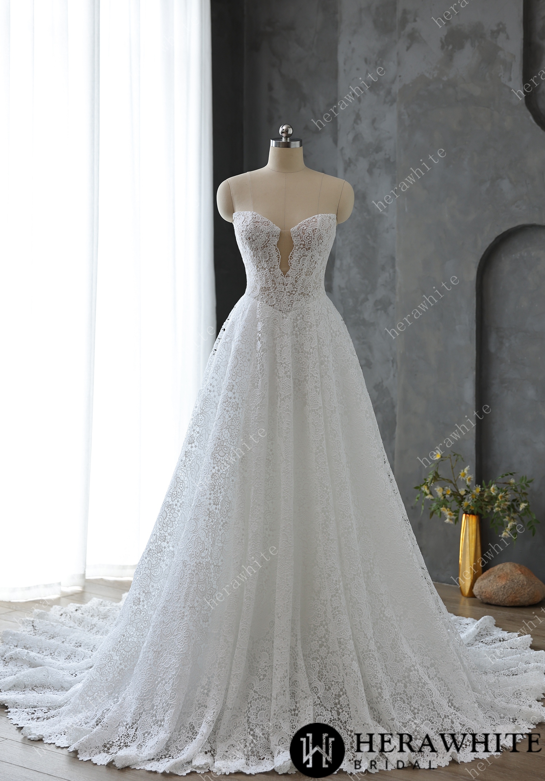 Sweetheart Neckline Keyhole Lace Ball Gown Wedding Dress