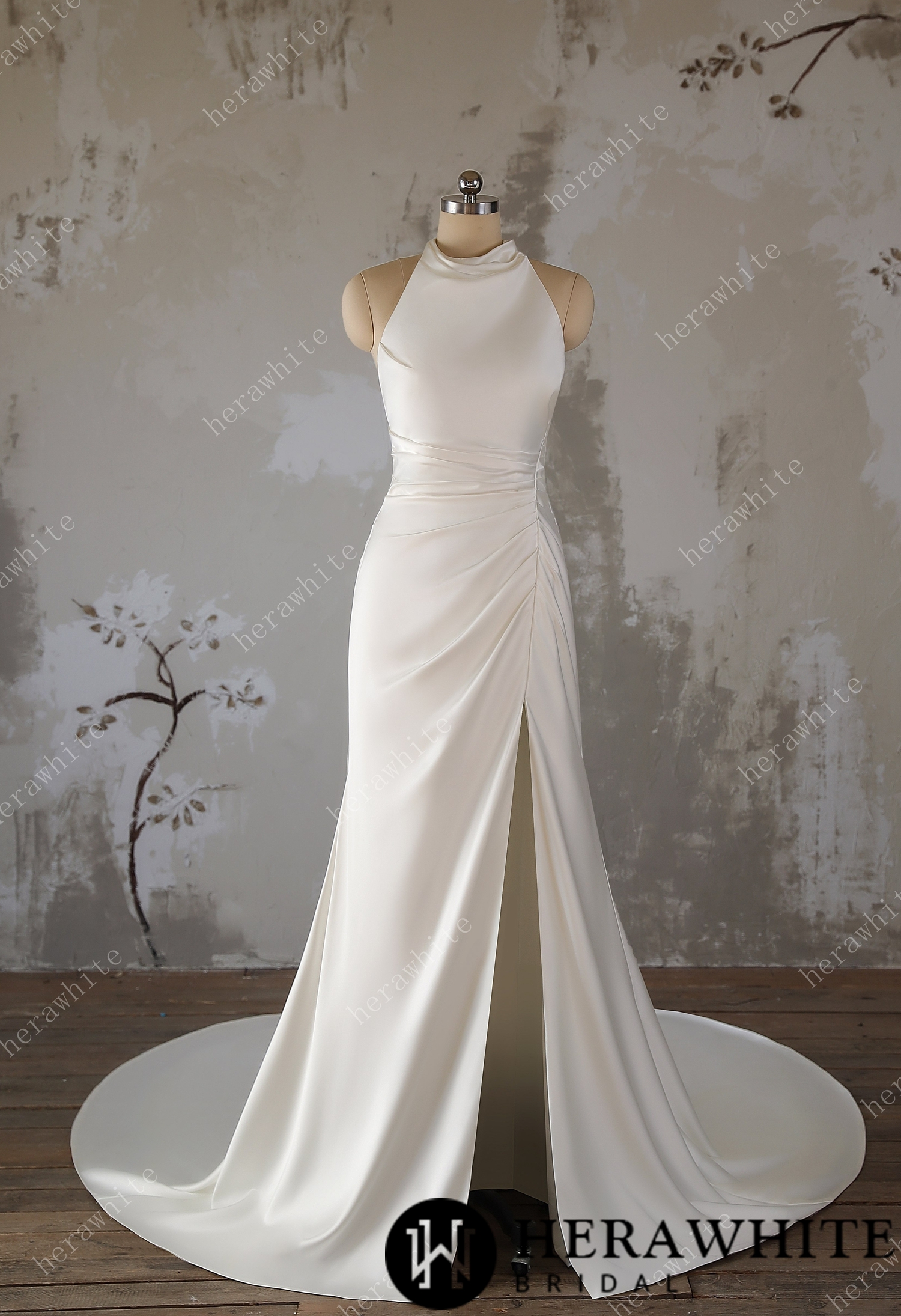 Timeless Elegance: High-Neck Wedding Dress with Dramatic Train