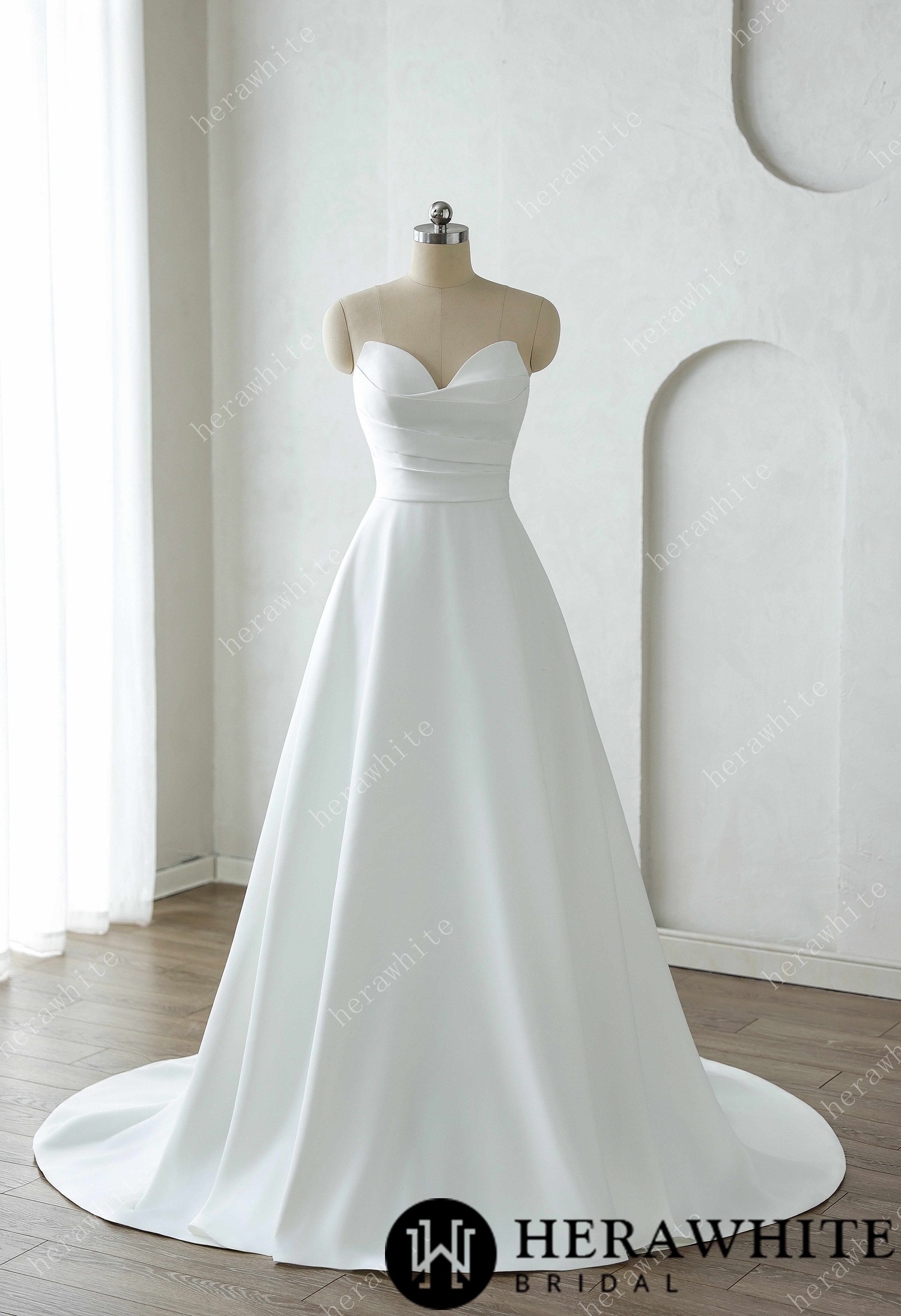Classic Strapless Sweetheart Pleated Satin Wedding Dress