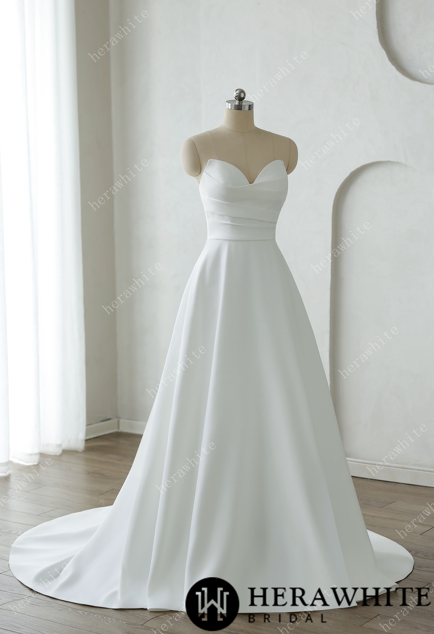 Classic Strapless Sweetheart Pleated Satin Wedding Dress