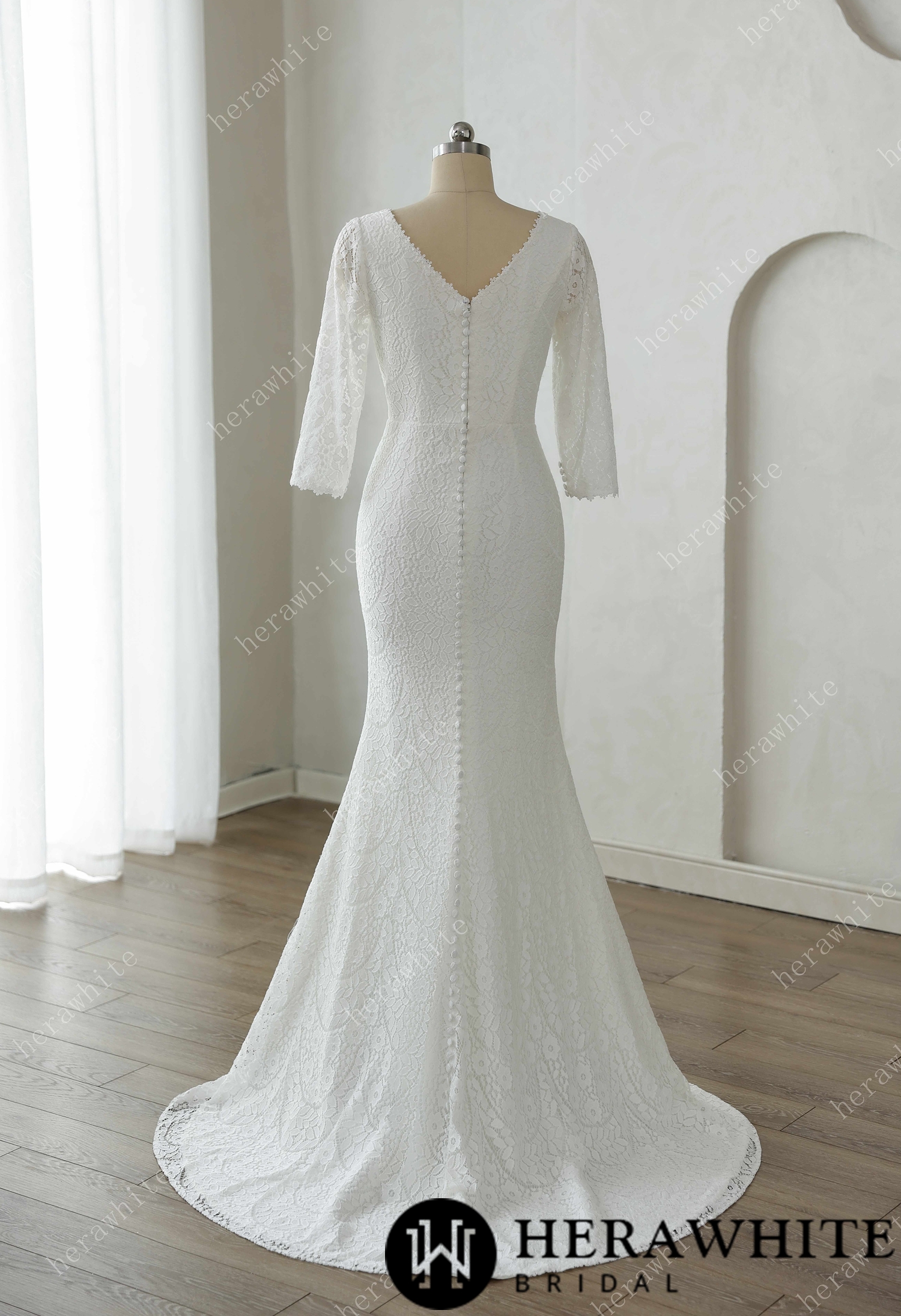 Pure V-Neckline Fit and Flare Silhouette Long Sleeves Wedding Dress
