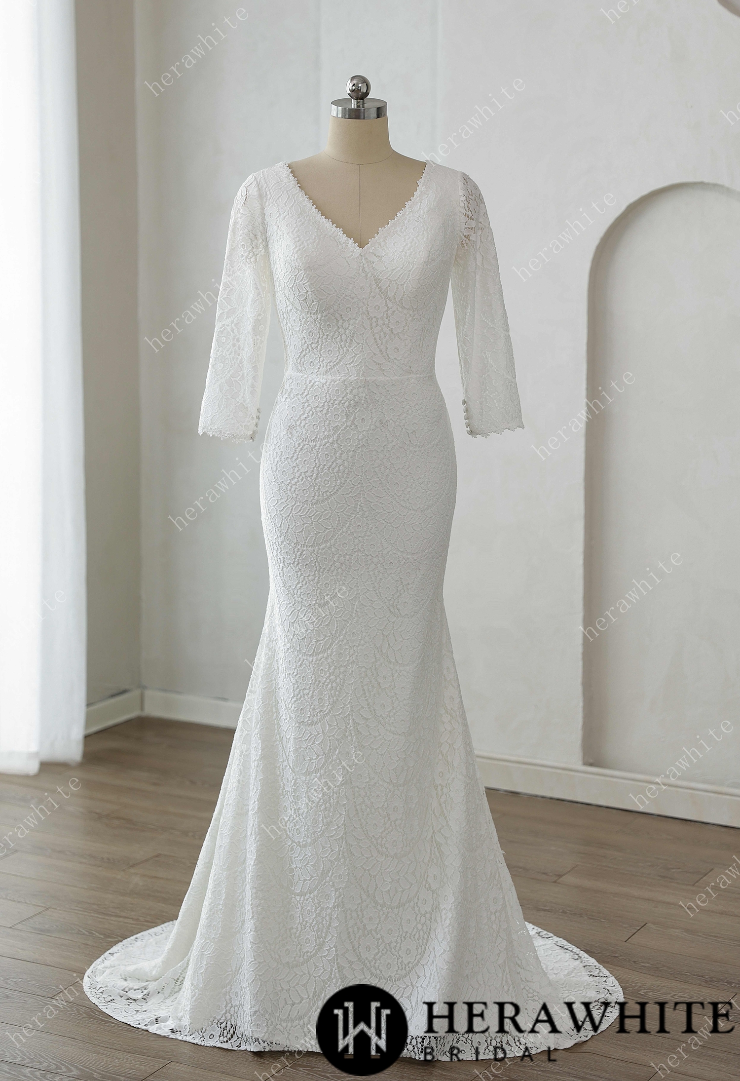 Pure V-Neckline Fit and Flare Silhouette Long Sleeves Wedding Dress