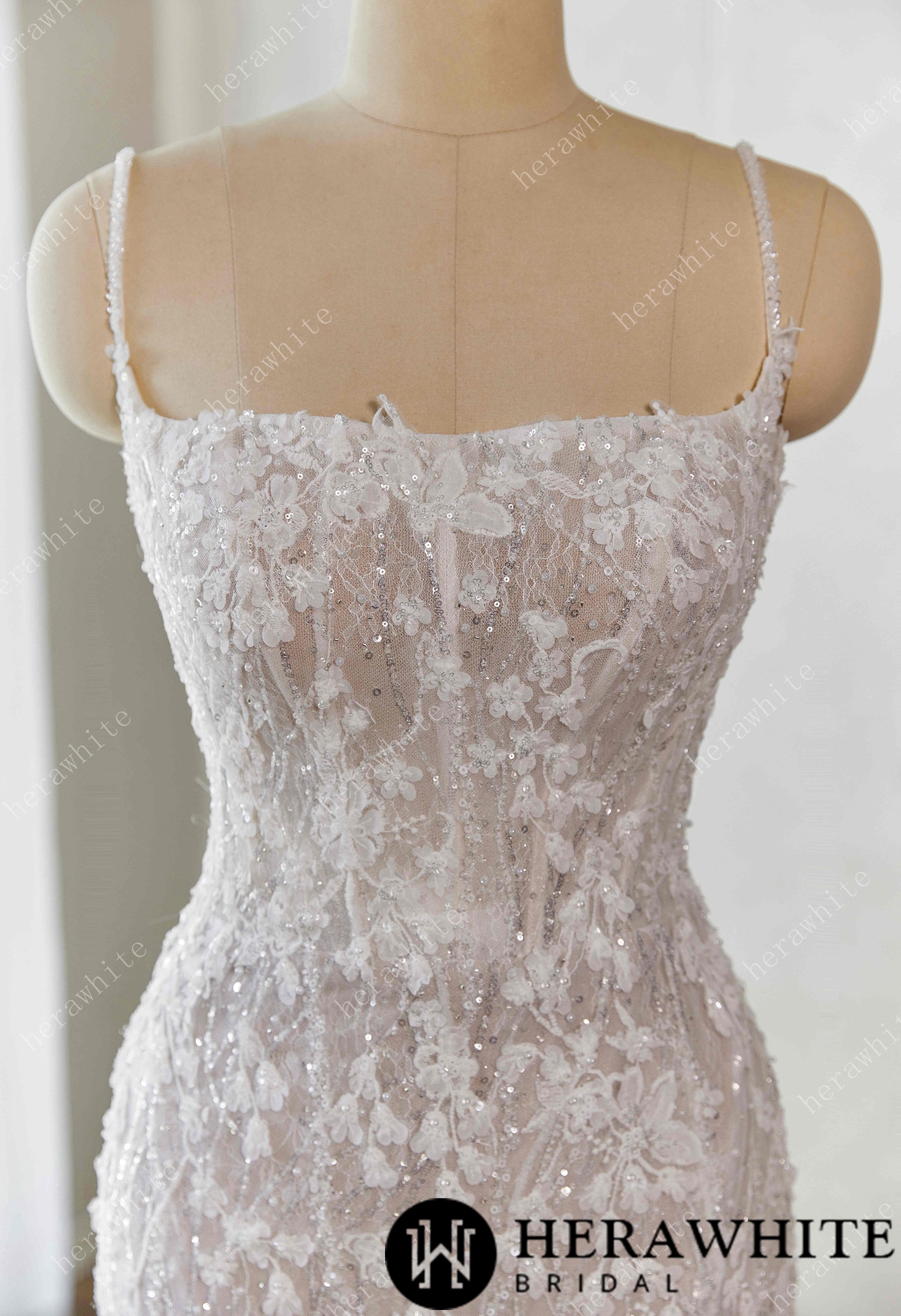 Lace-Embellished Scoop Neckline and Spaghetti Straps Fit and Flare Wedding Dress