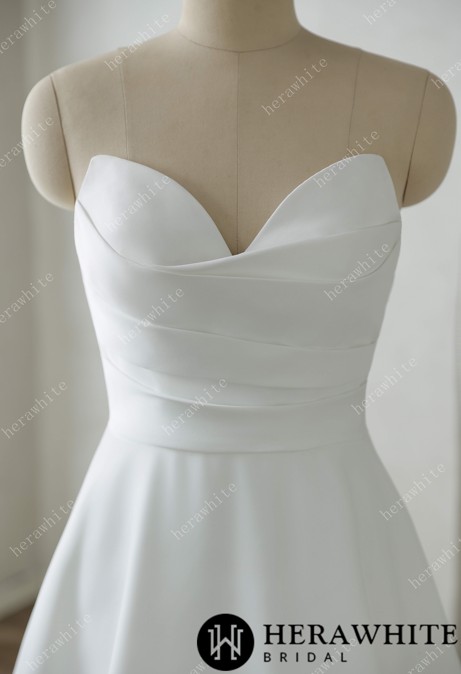 Classic Strapless Sweetheart Pleated Satin Wedding Dress