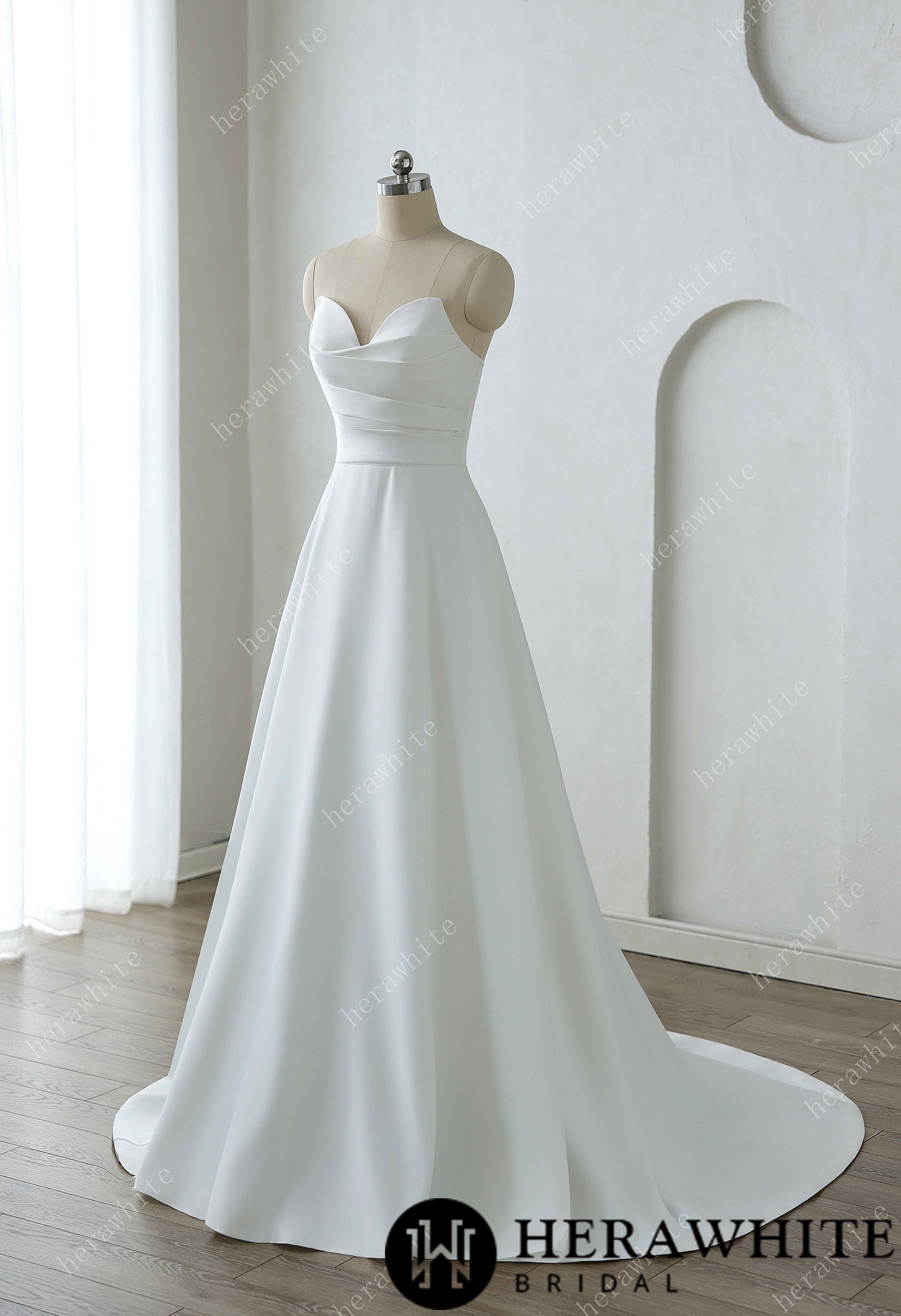 Classic Strapless Sweetheart Pleated Satin Wedding Dress