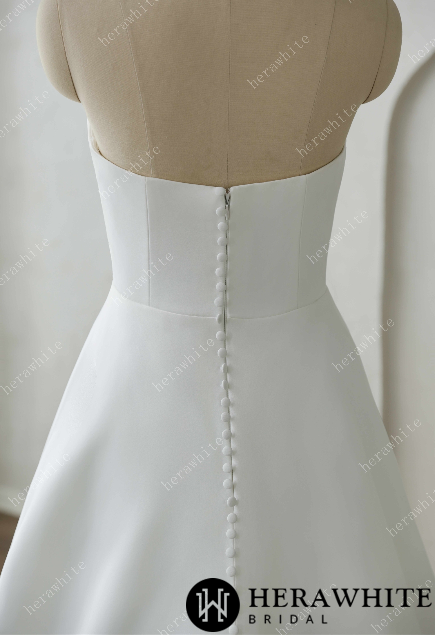 Classic Strapless Sweetheart Pleated Satin Wedding Dress