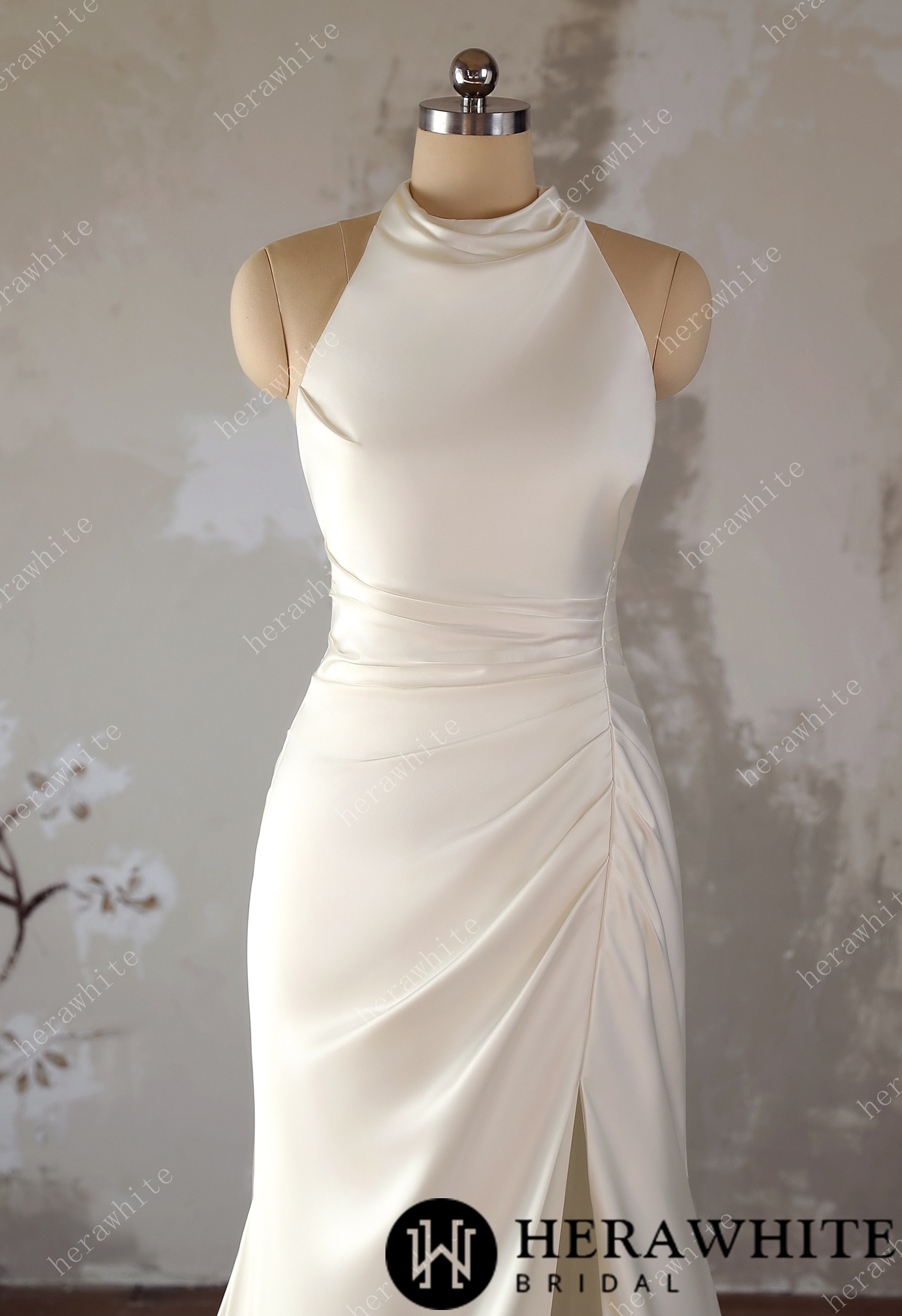 Timeless Elegance: High-Neck Wedding Dress with Dramatic Train