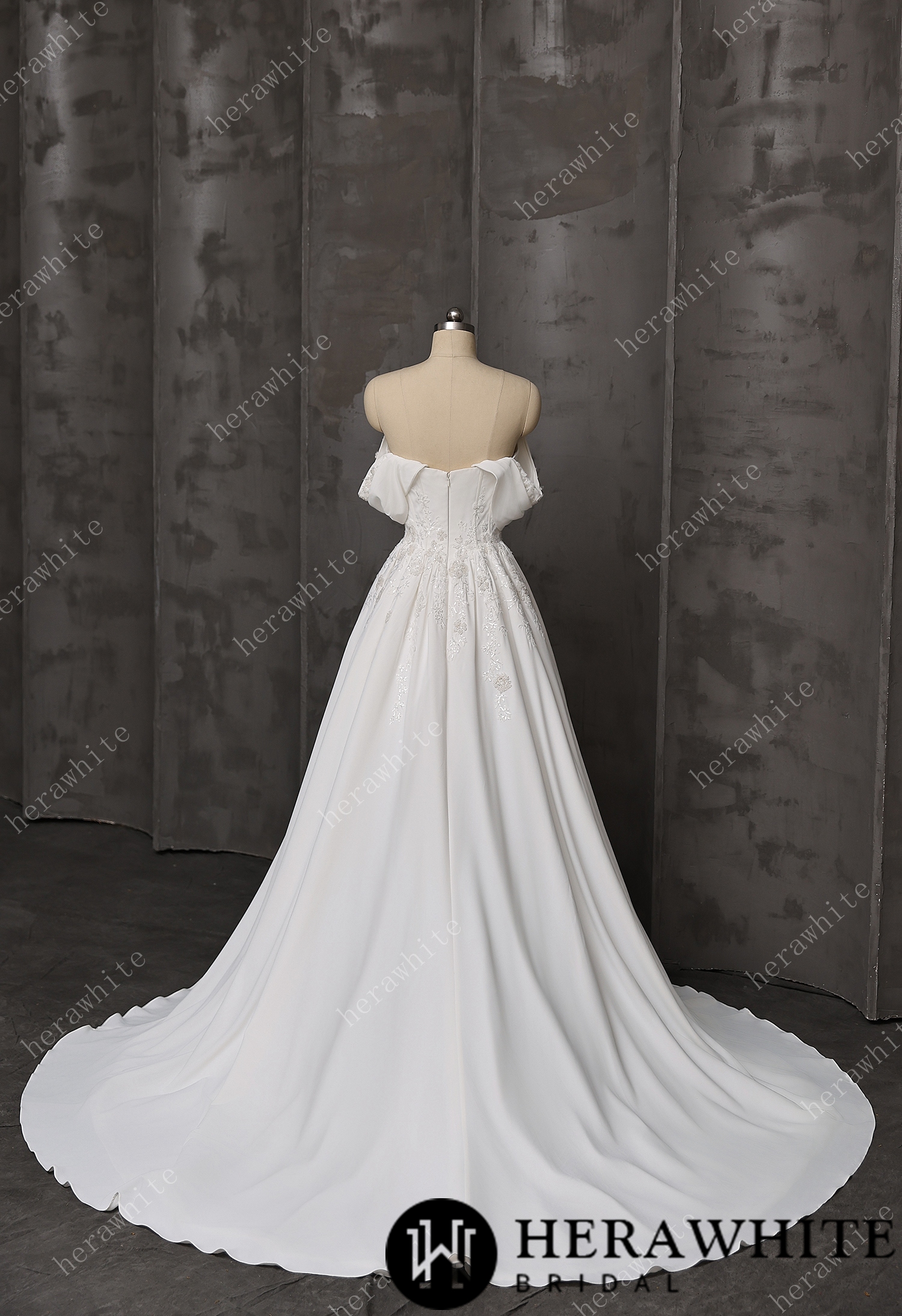 Embroidery Scoop Neckline with Detachable Draped Sleeves Satin Wedding Gown